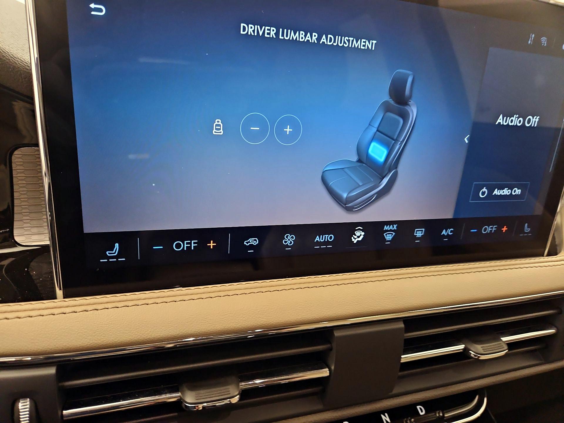 Thumbnail: 2023 Lincoln Corsair - 17