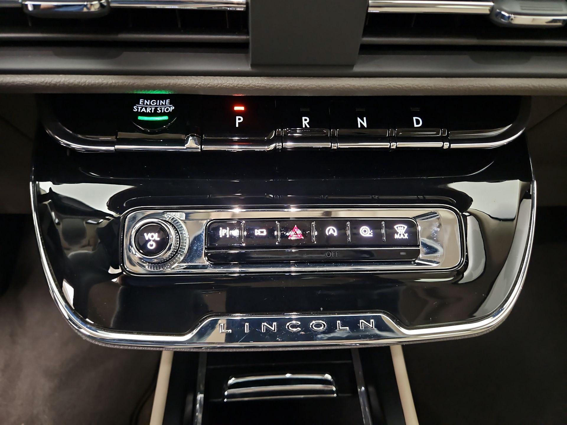 Thumbnail: 2023 Lincoln Corsair - 18