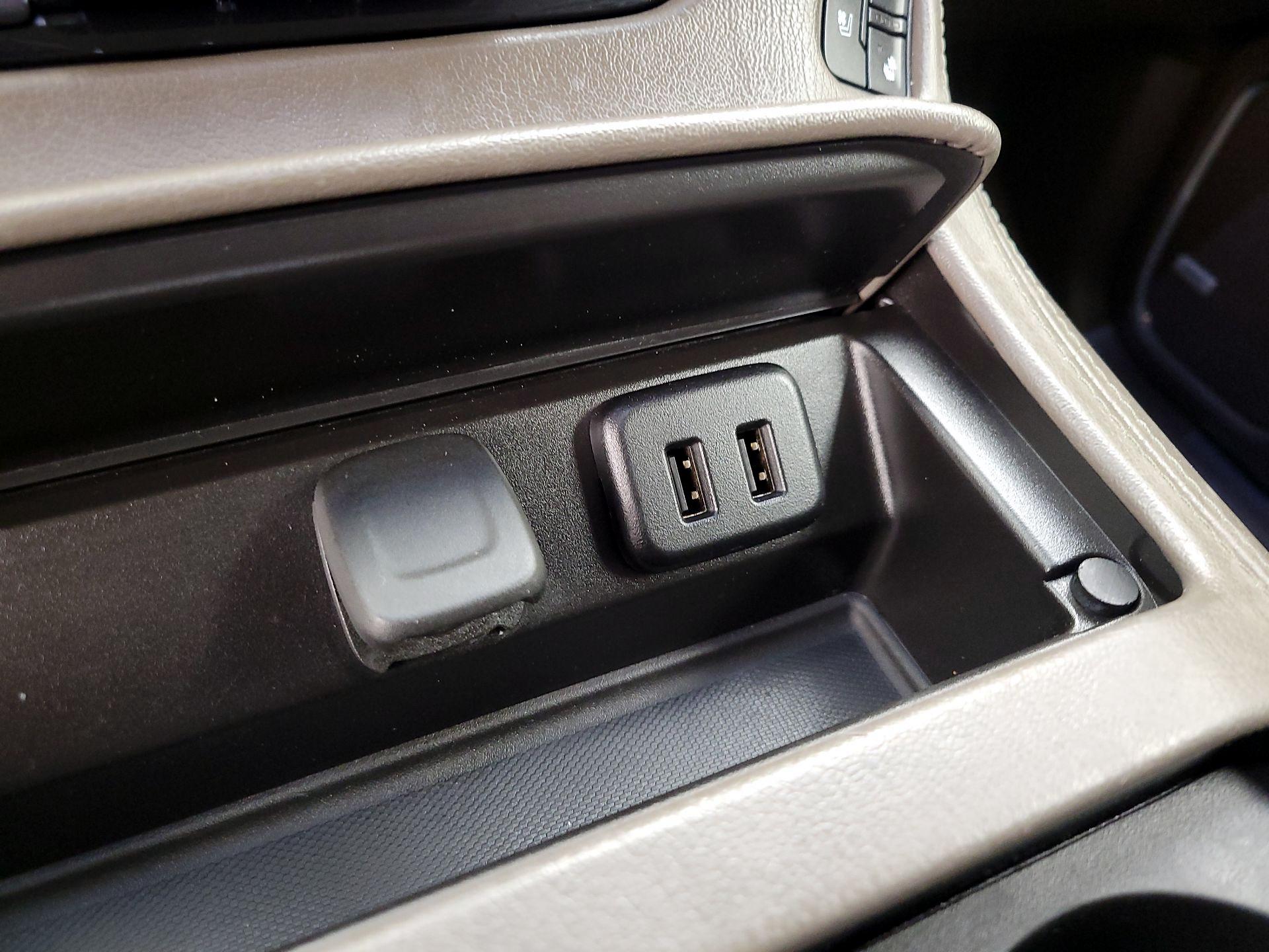 Thumbnail: 2018 GMC Yukon XL - 19