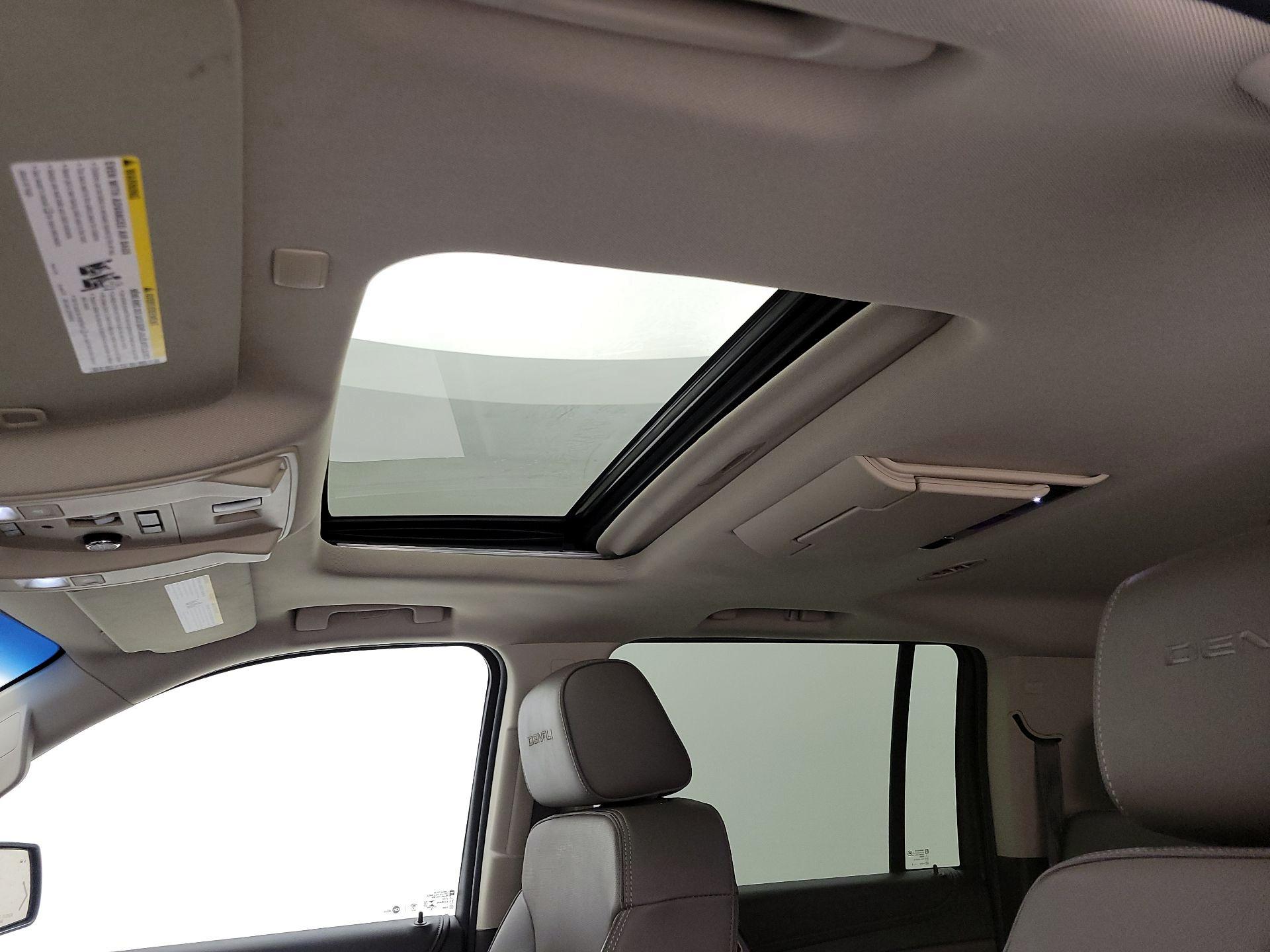 Thumbnail: 2018 GMC Yukon XL - 20