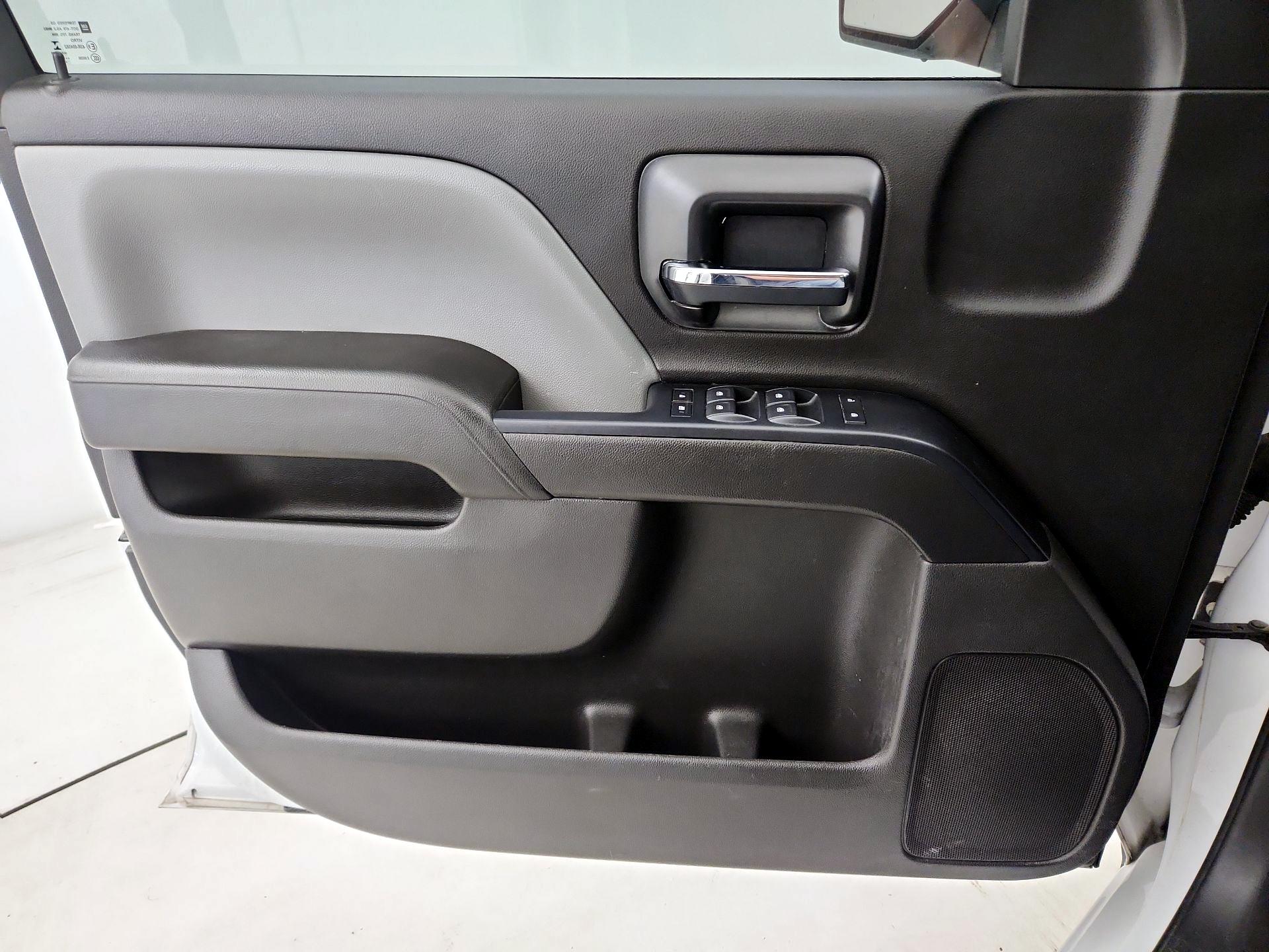 Thumbnail: 2018 Chevrolet Silverado 1500 - 12