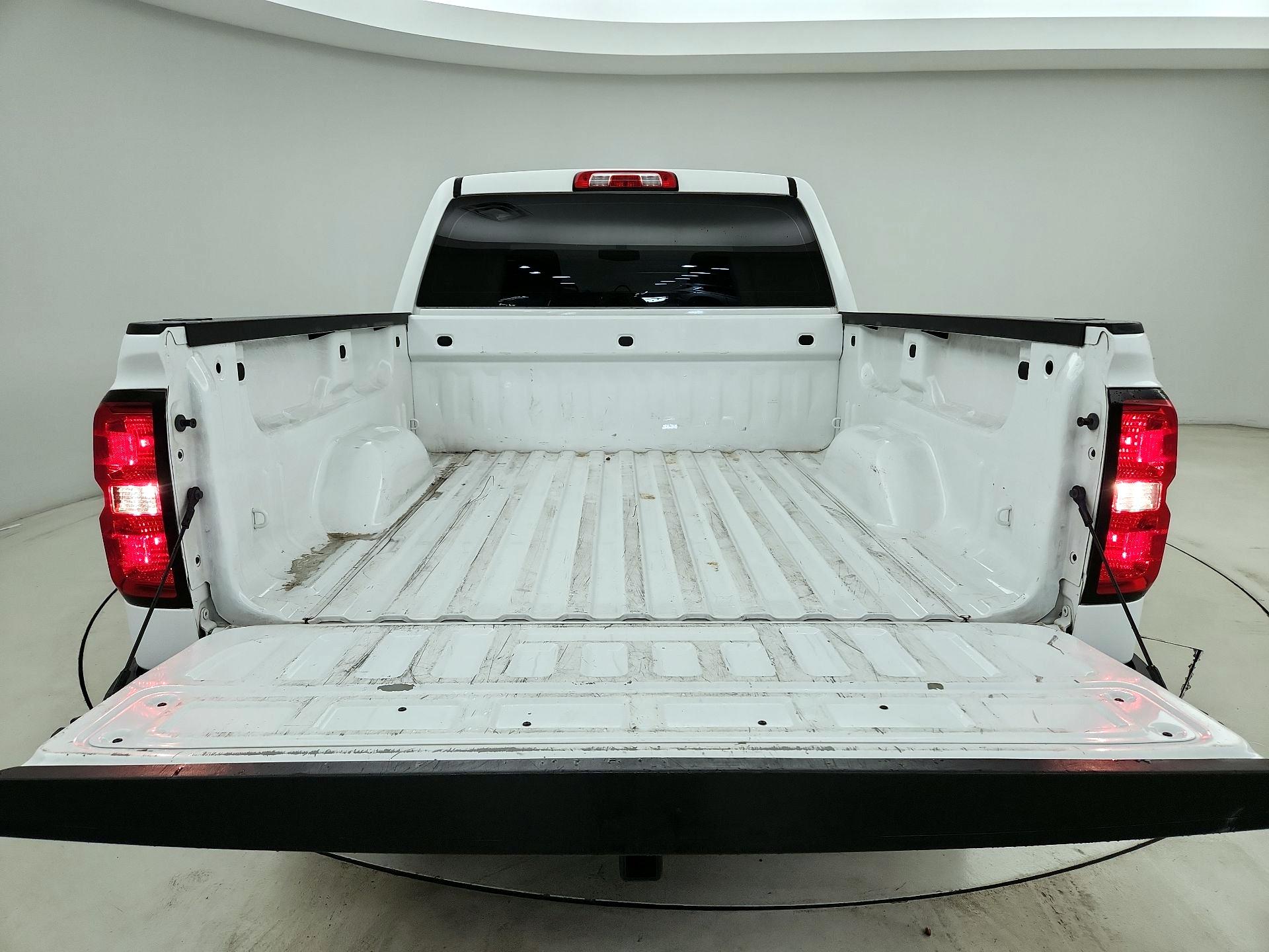 Thumbnail: 2018 Chevrolet Silverado 1500 - 16