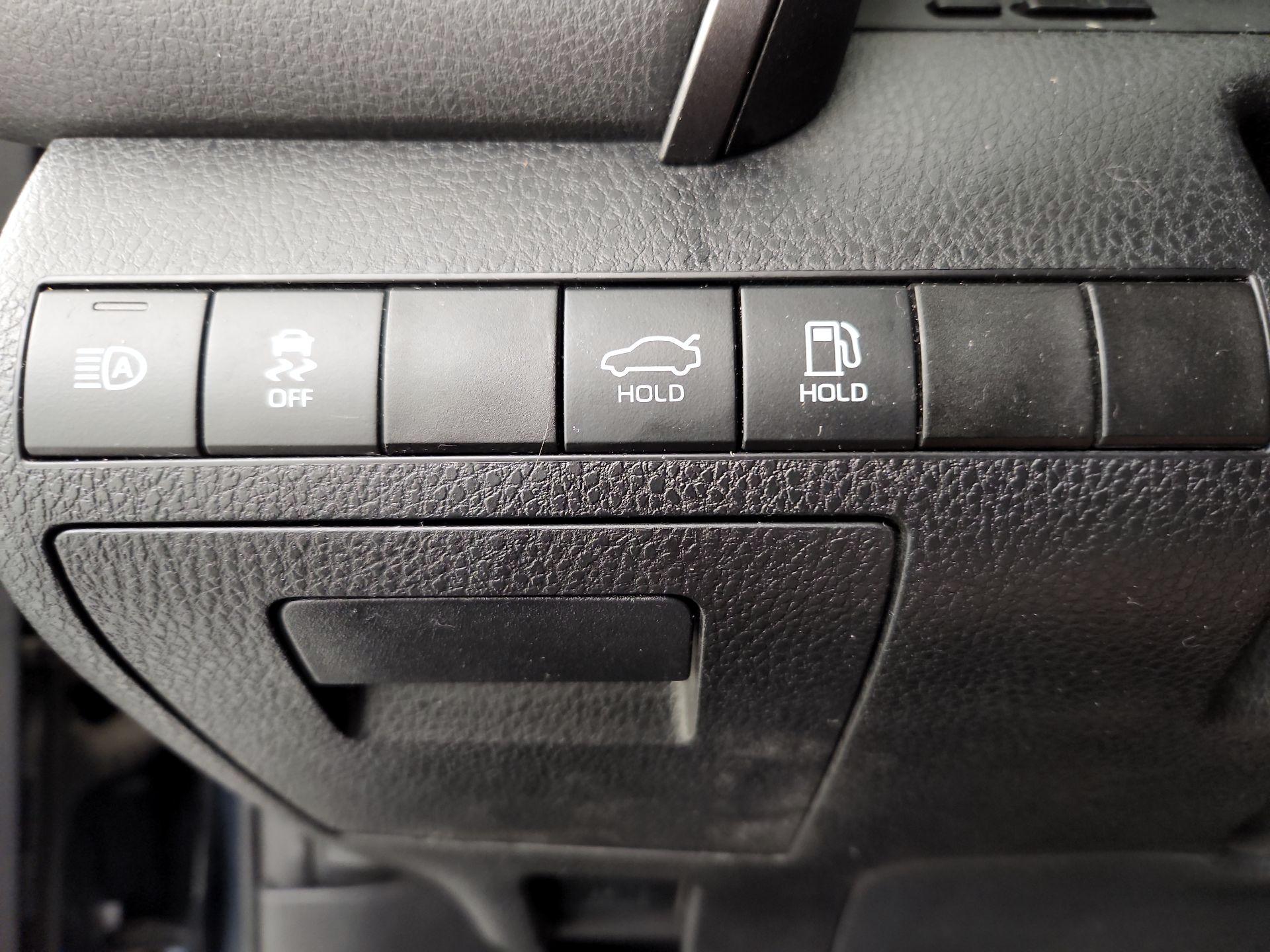 Thumbnail: 2020 Toyota Camry - 13