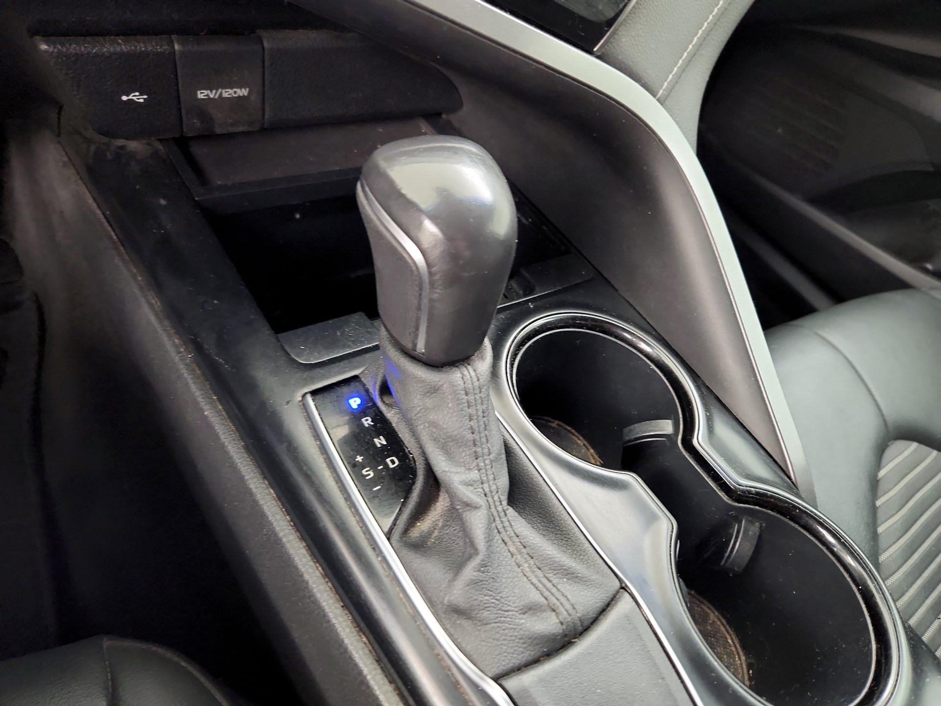 Thumbnail: 2020 Toyota Camry - 17