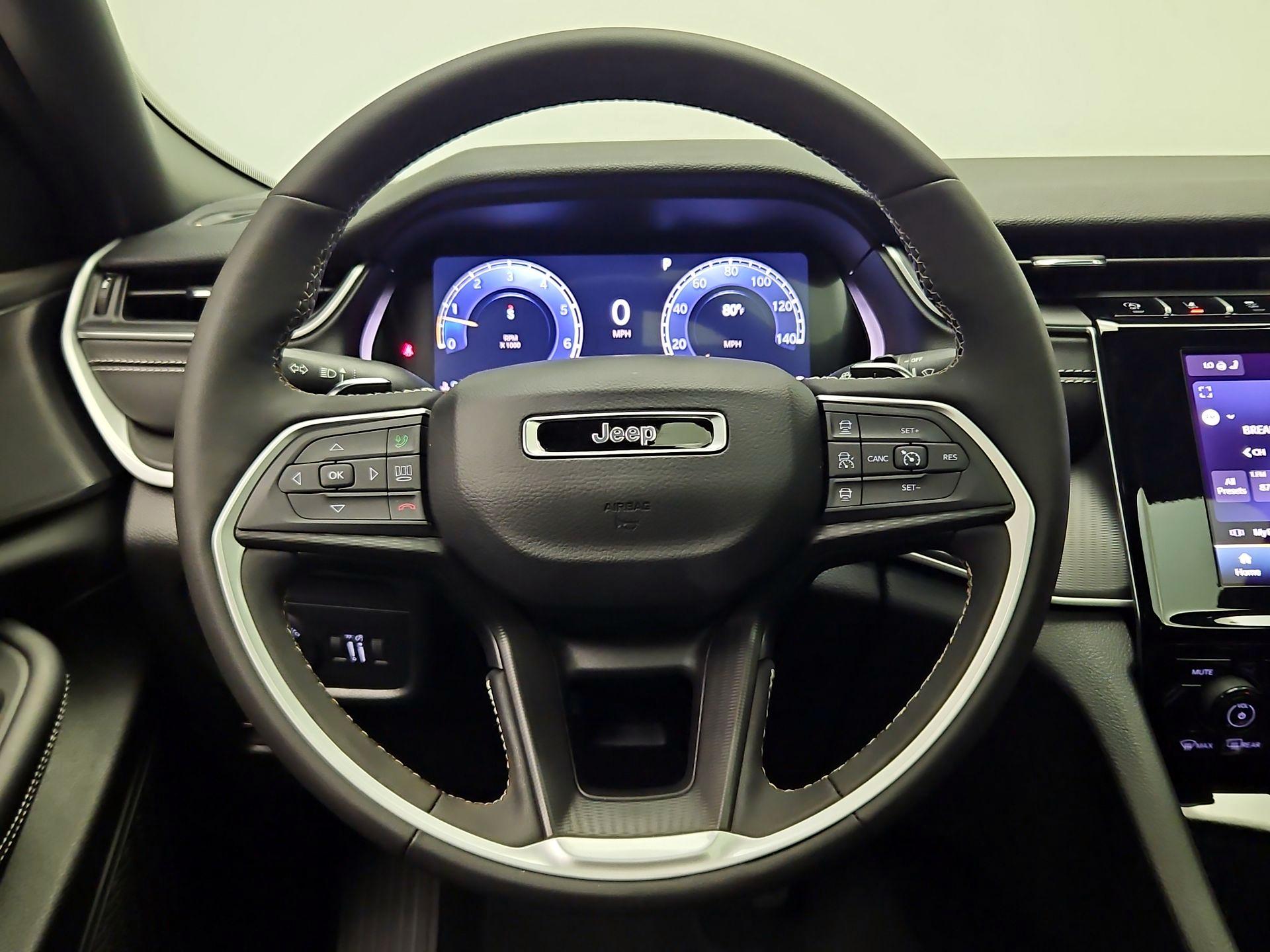 Thumbnail: 2024 Jeep Grand Cherokee - 10