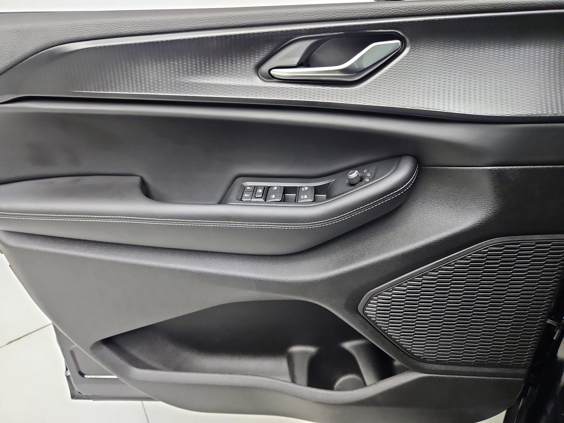 Thumbnail: 2024 Jeep Grand Cherokee - 12