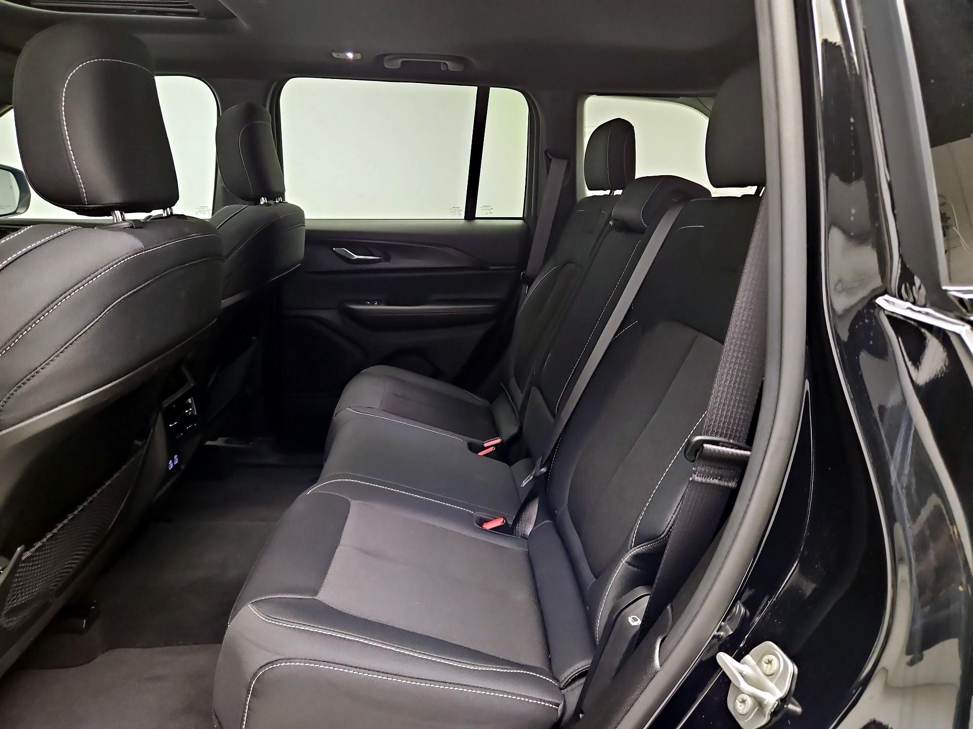 Thumbnail: 2024 Jeep Grand Cherokee - 20