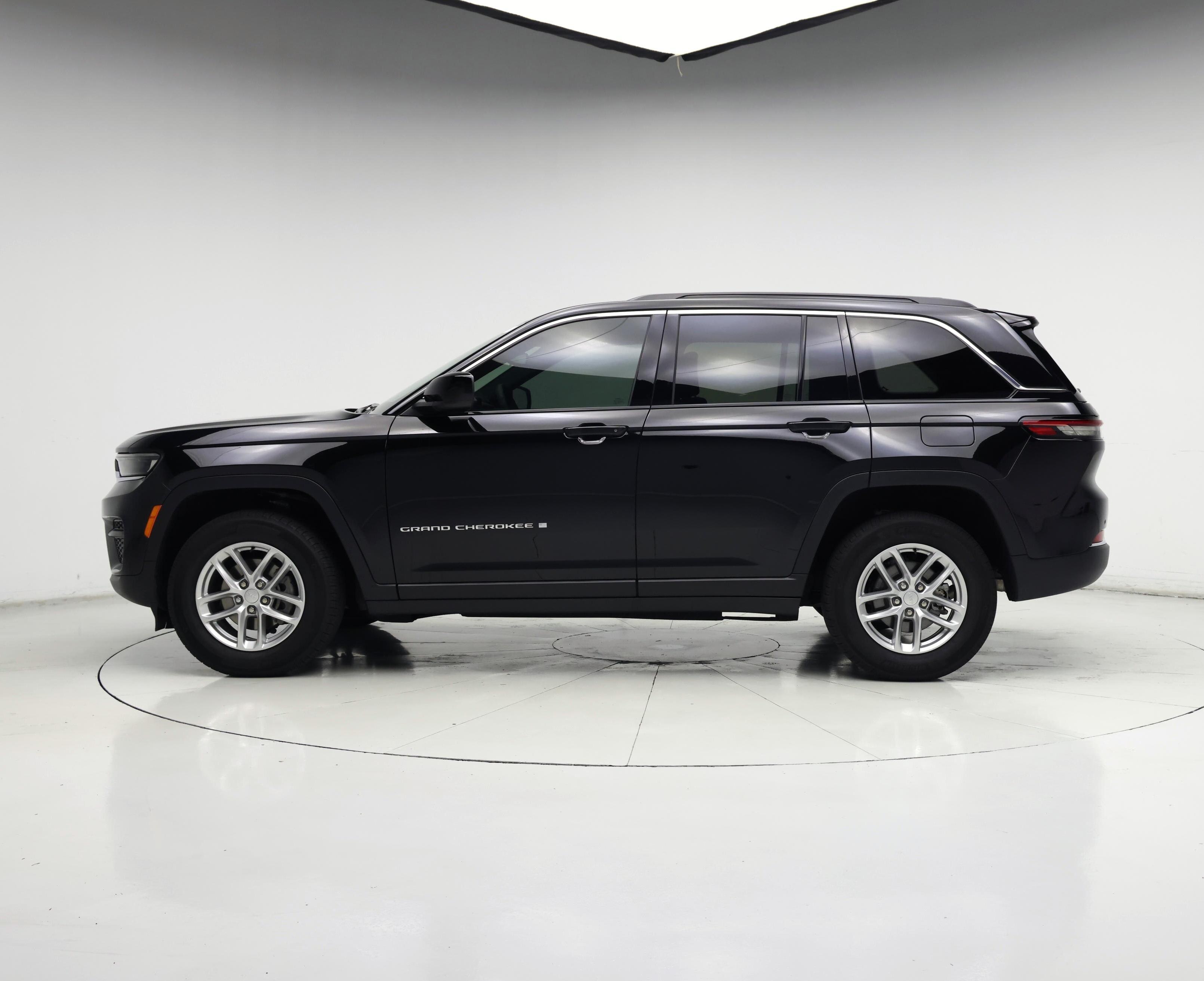 Thumbnail: 2024 Jeep Grand Cherokee - 3