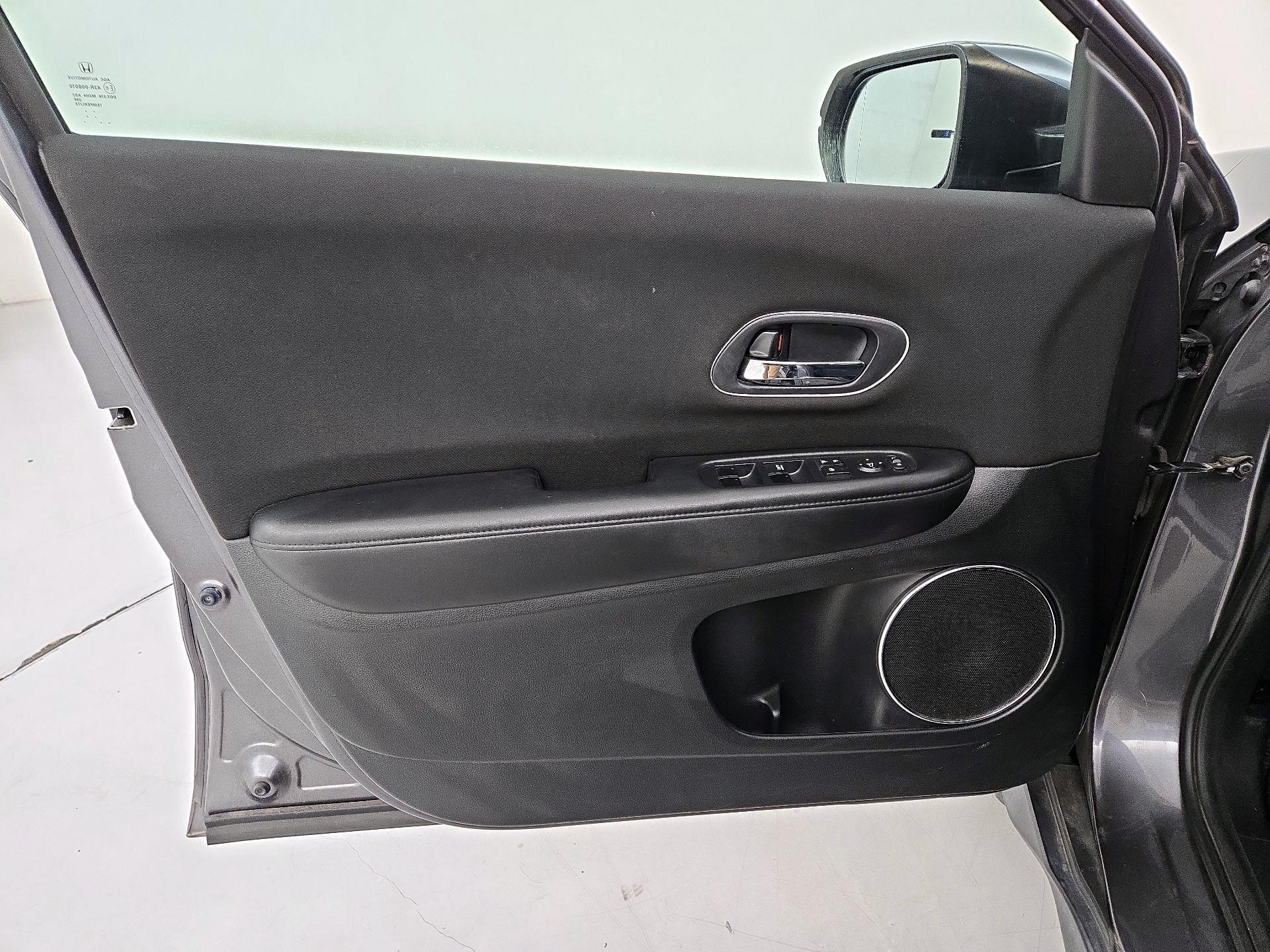 Thumbnail: 2016 Honda HR-V - 12