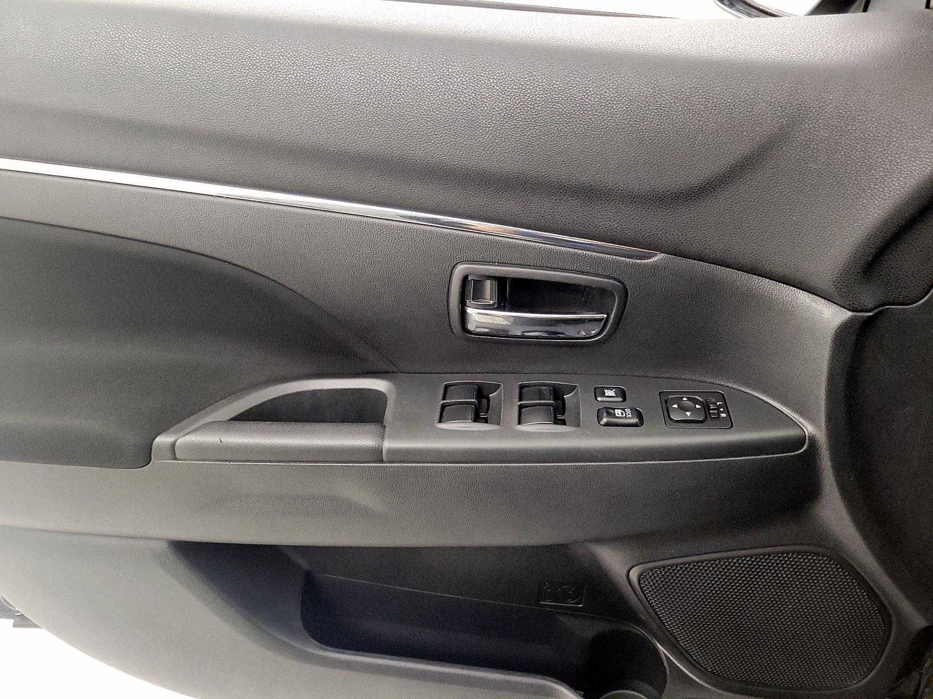 Thumbnail: 2022 Mitsubishi Outlander Sport - 12