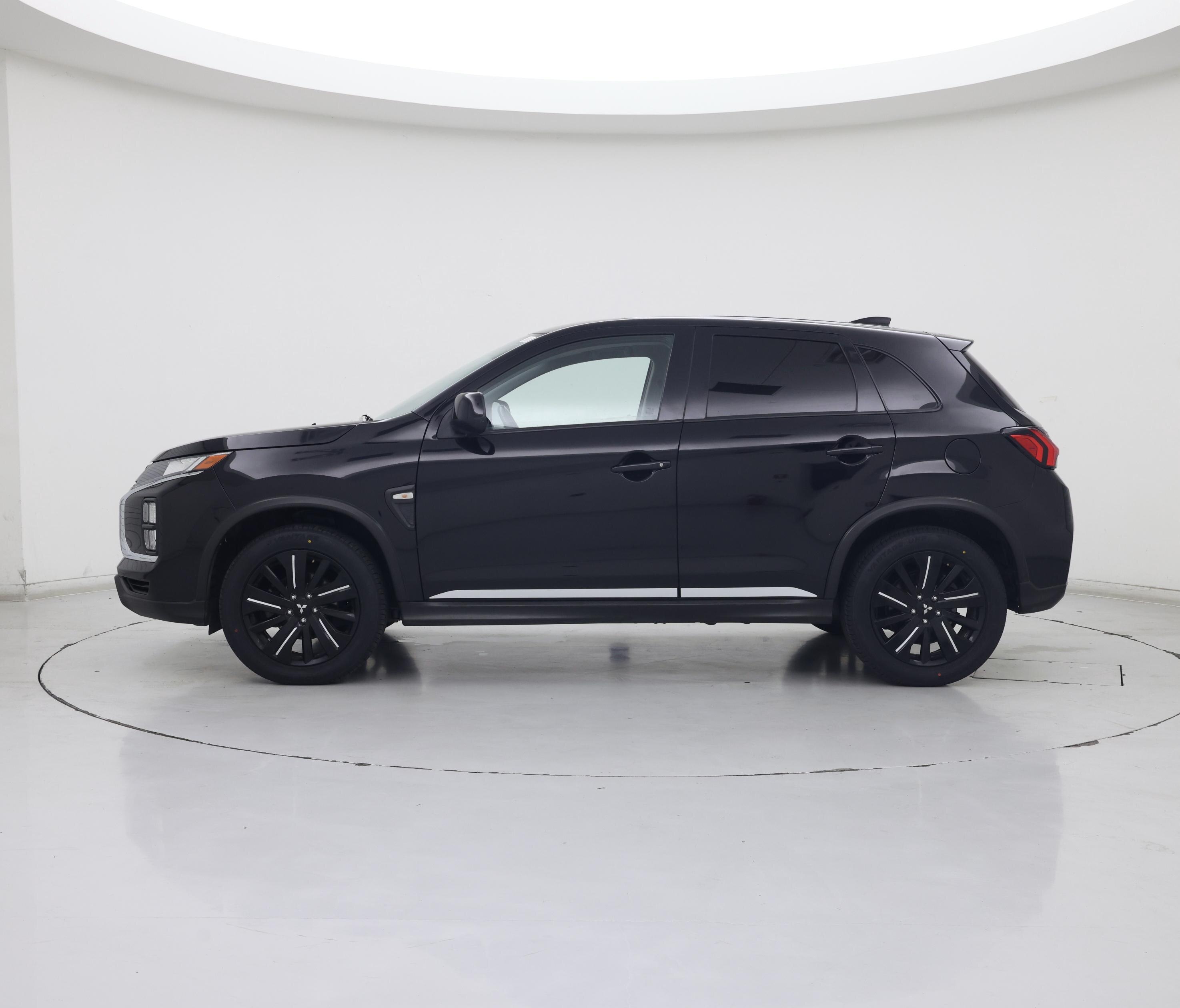 Thumbnail: 2022 Mitsubishi Outlander Sport - 3