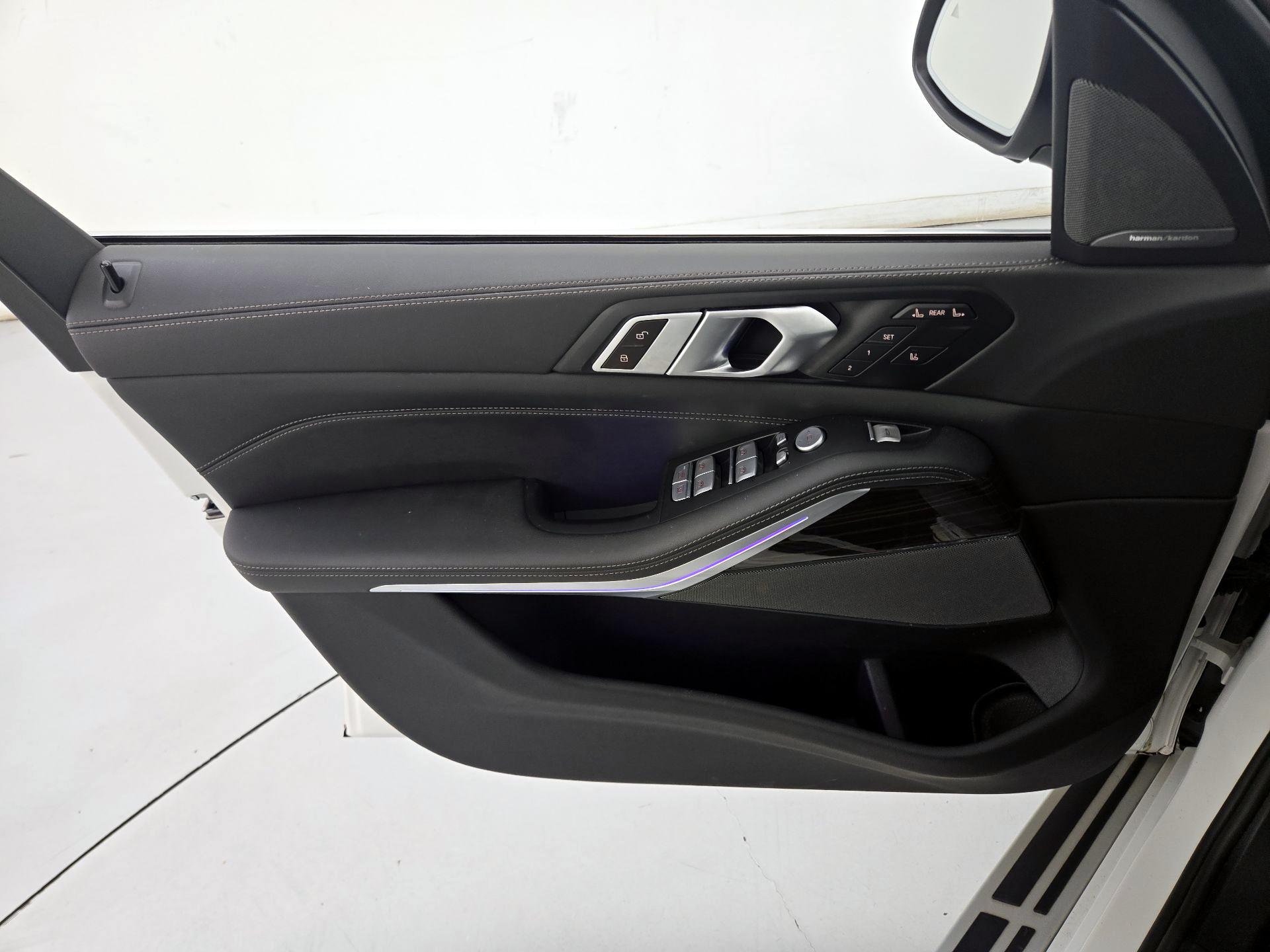 Thumbnail: 2024 BMW X7 - 12