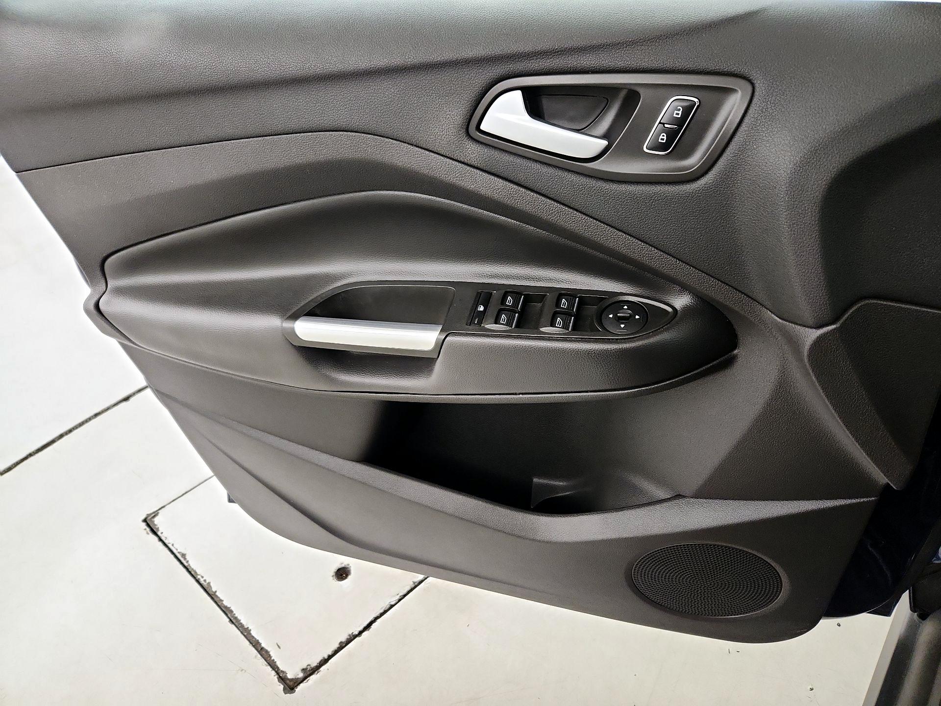 Thumbnail: 2016 Ford C-Max - 12