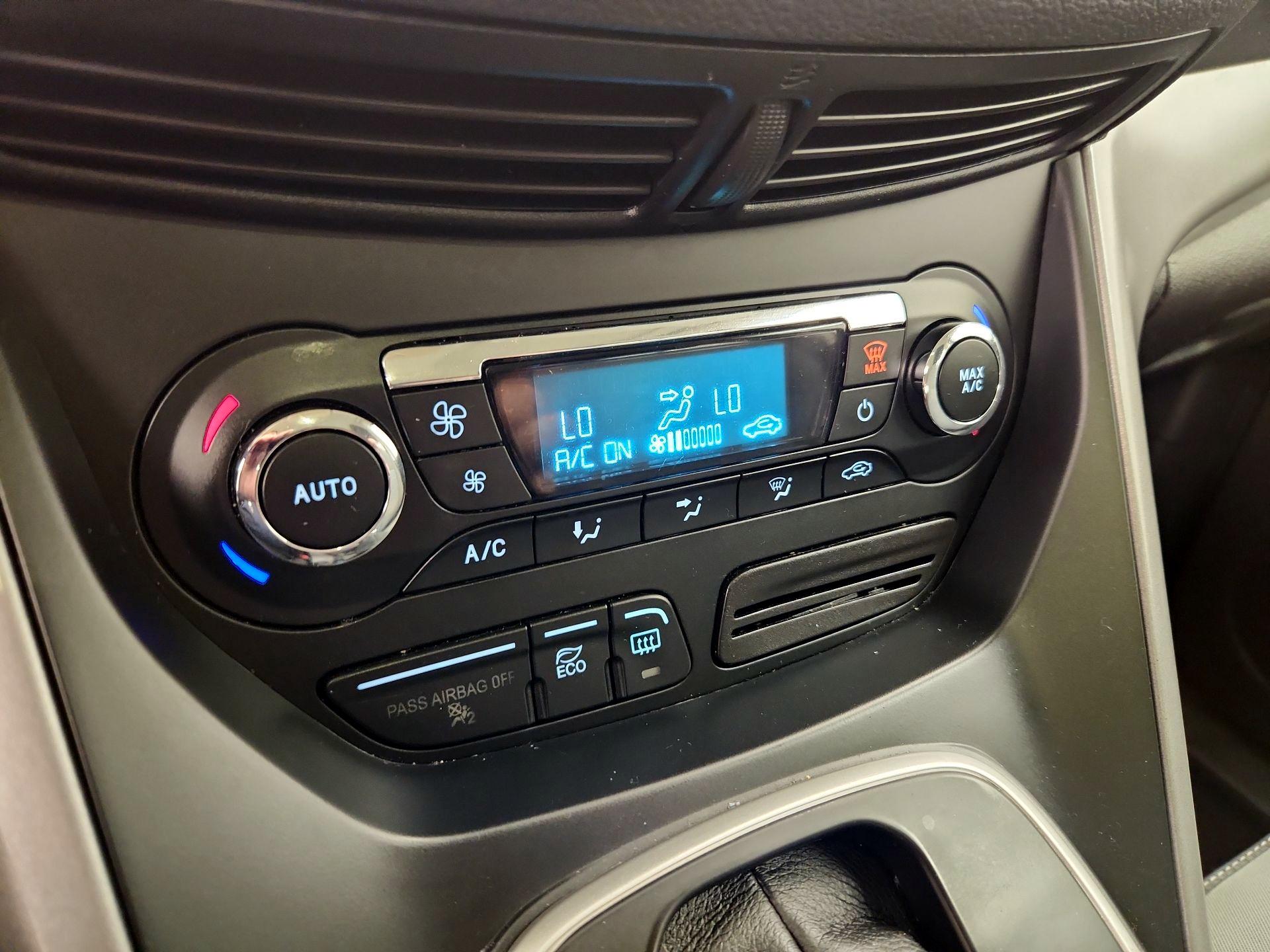 Thumbnail: 2016 Ford C-Max - 15