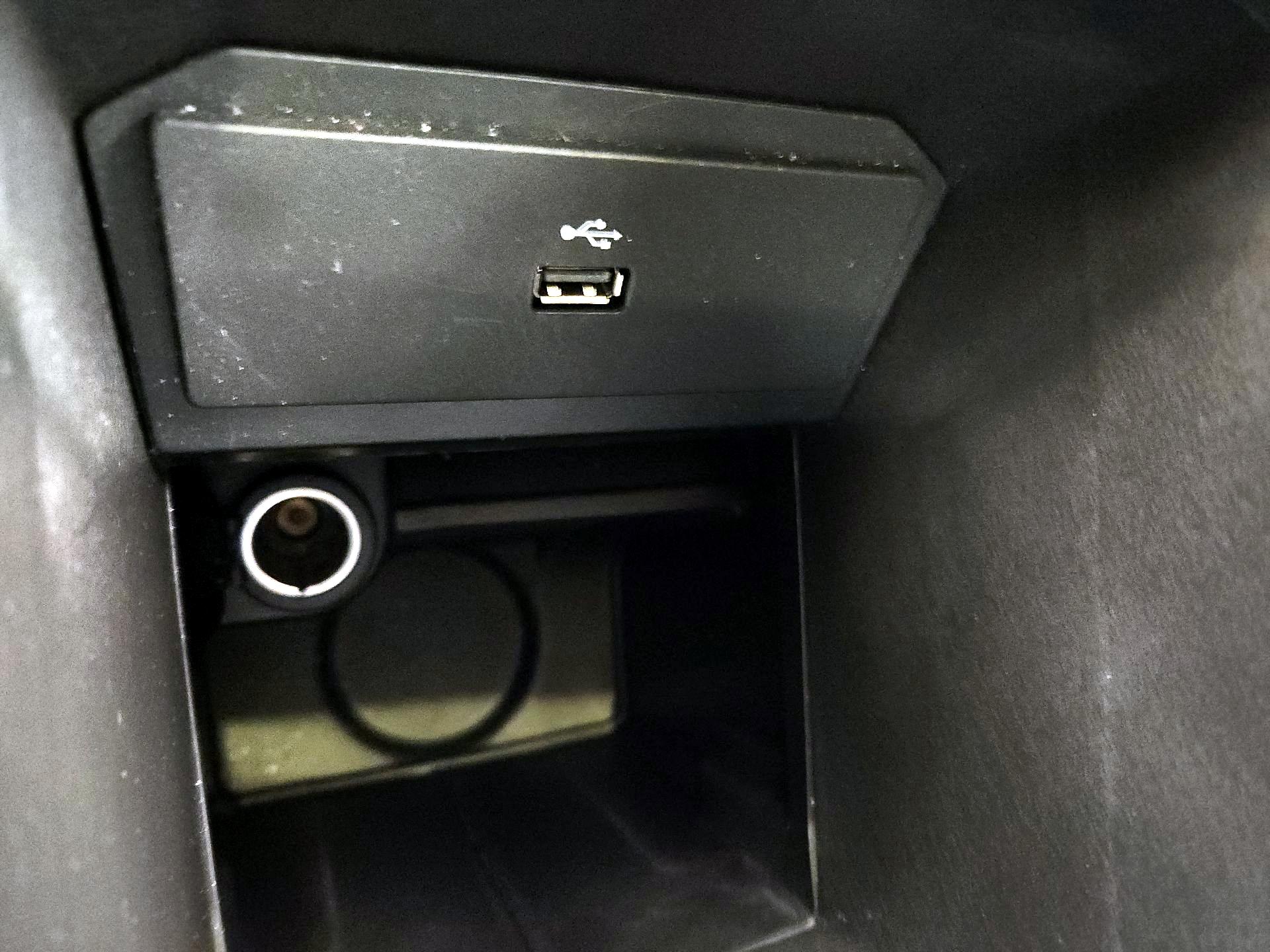 Thumbnail: 2016 Ford C-Max - 17