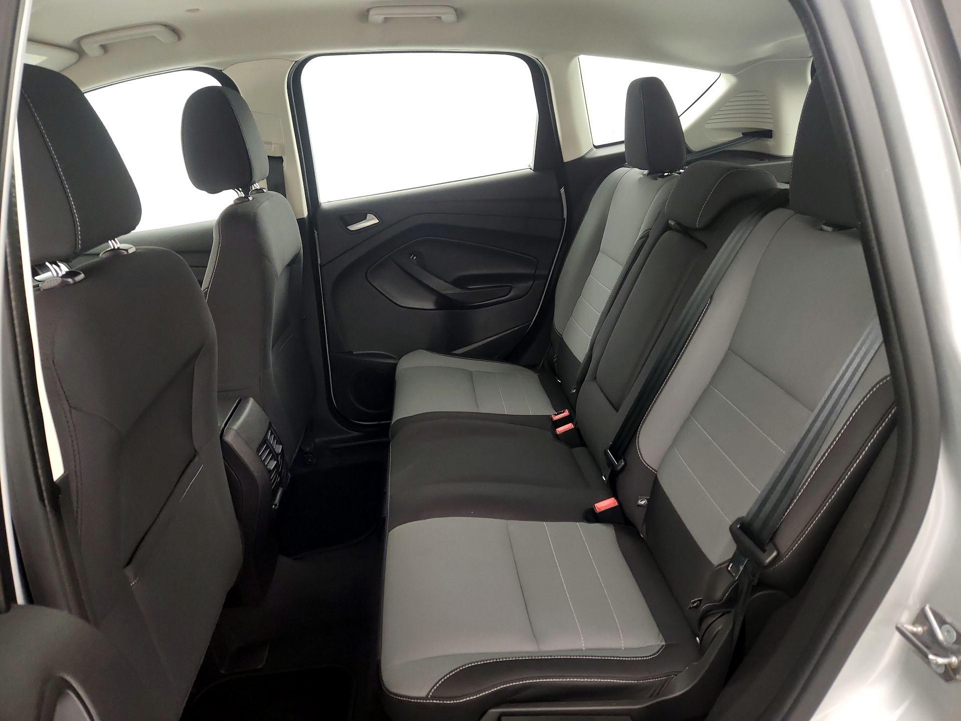 Thumbnail: 2016 Ford C-Max - 18