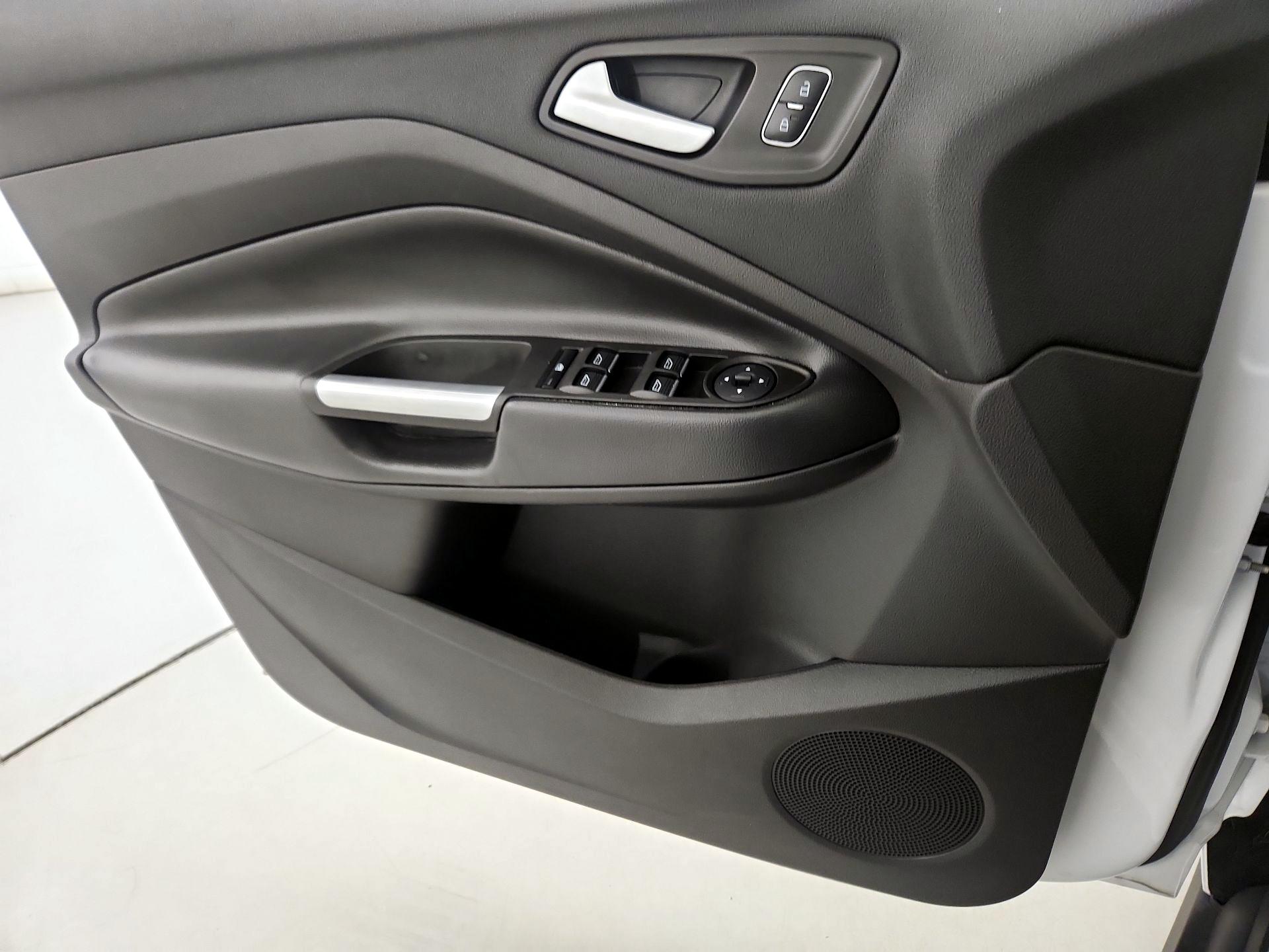 Thumbnail: 2017 Ford C-Max - 12