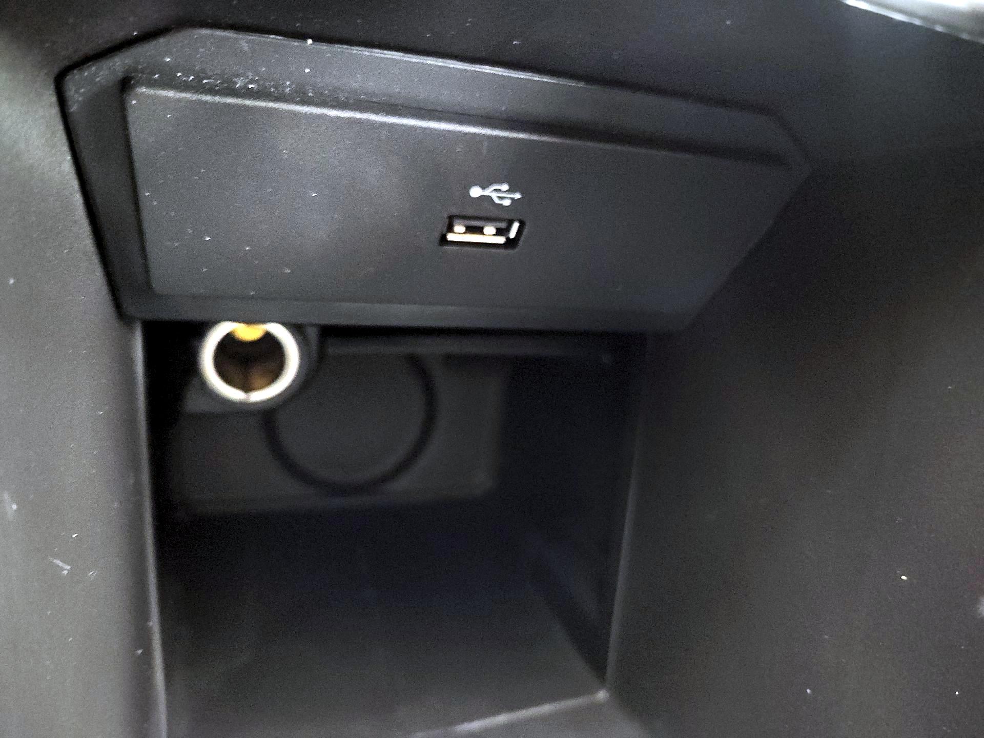 Thumbnail: 2017 Ford C-Max - 18