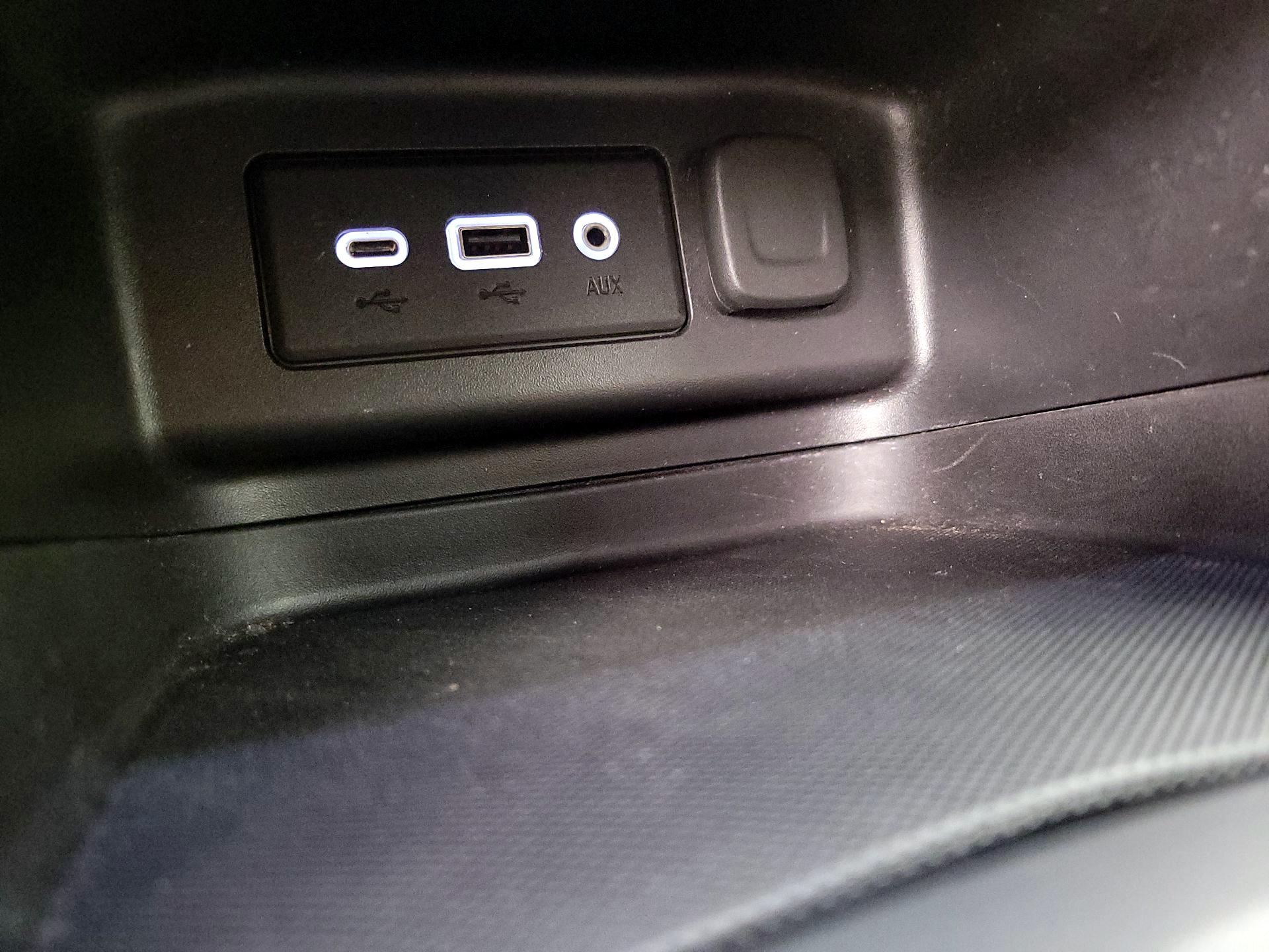 Thumbnail: 2021 Chevrolet Equinox - 18