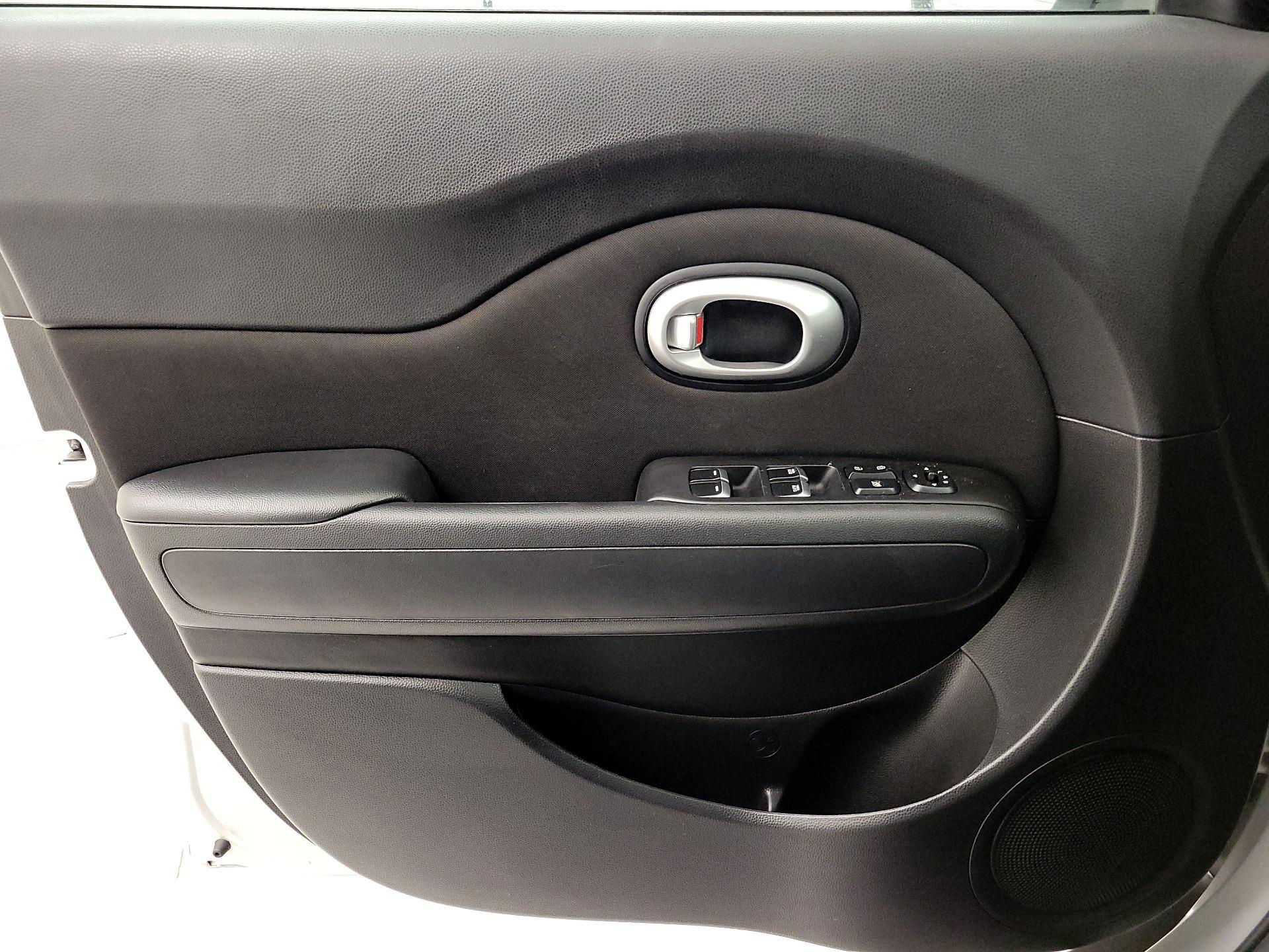 Thumbnail: 2017 Kia Soul - 12