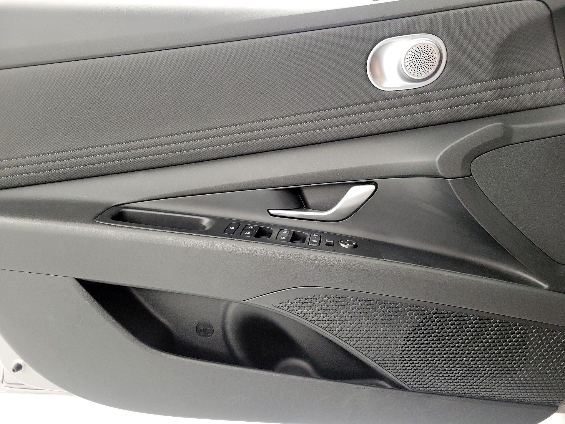 Thumbnail: 2025 Hyundai Elantra - 12