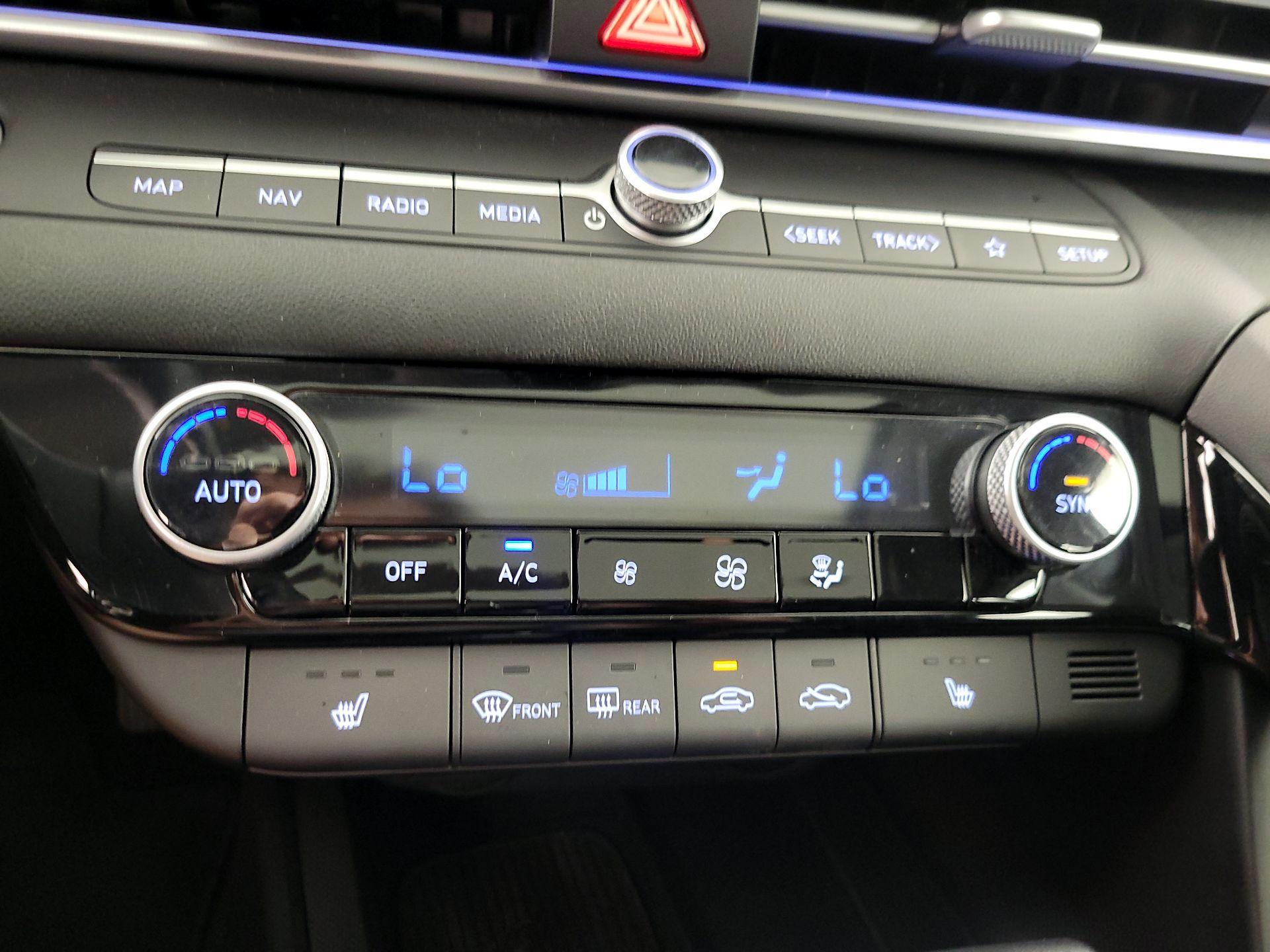 Thumbnail: 2025 Hyundai Elantra - 17