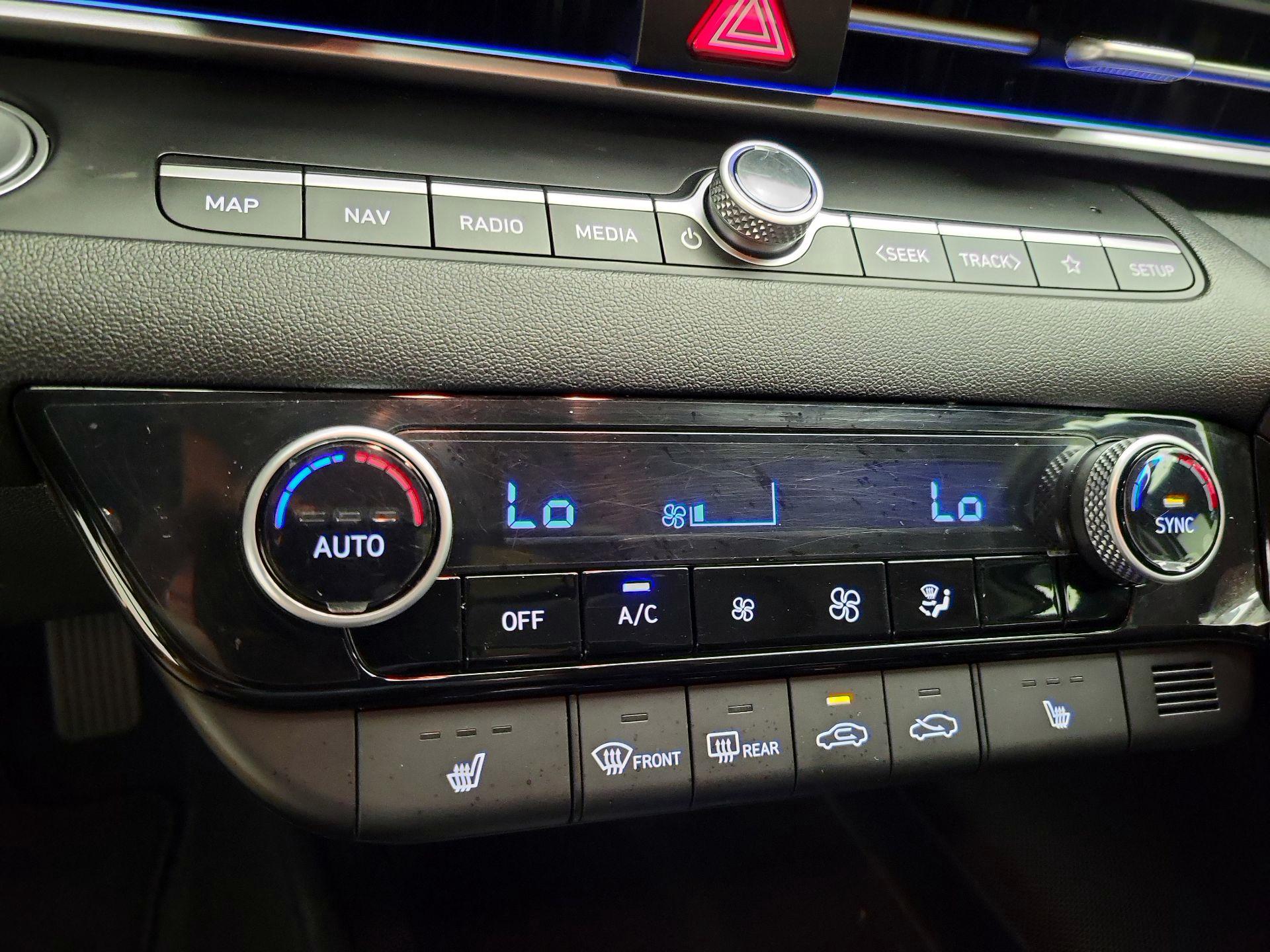 Thumbnail: 2023 Hyundai Elantra - 17