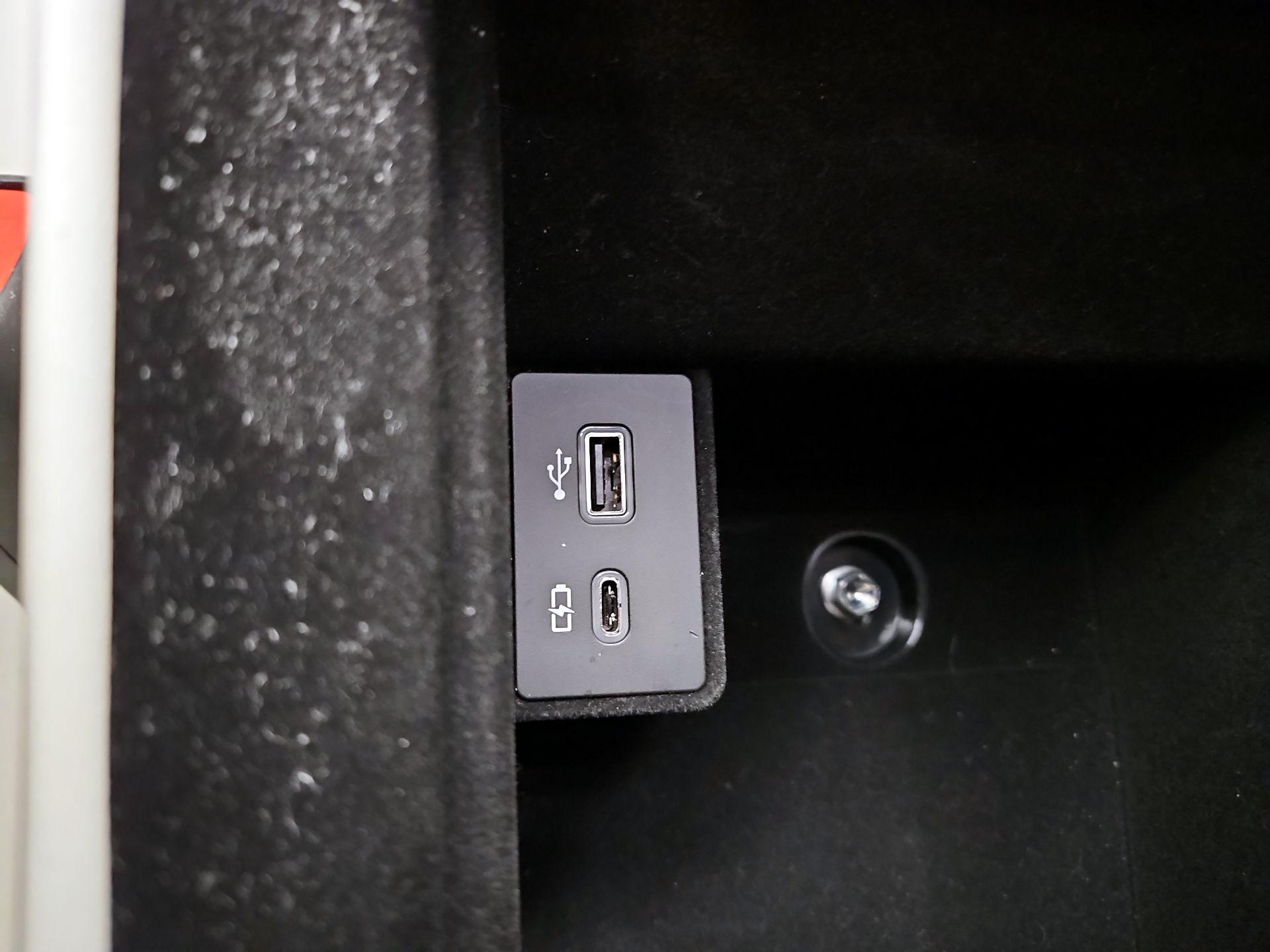 Thumbnail: 2023 Lexus LS - 19