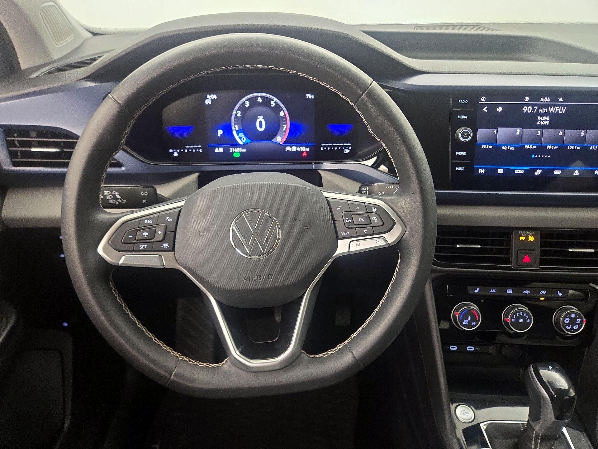 Thumbnail: 2023 Volkswagen Taos - 10