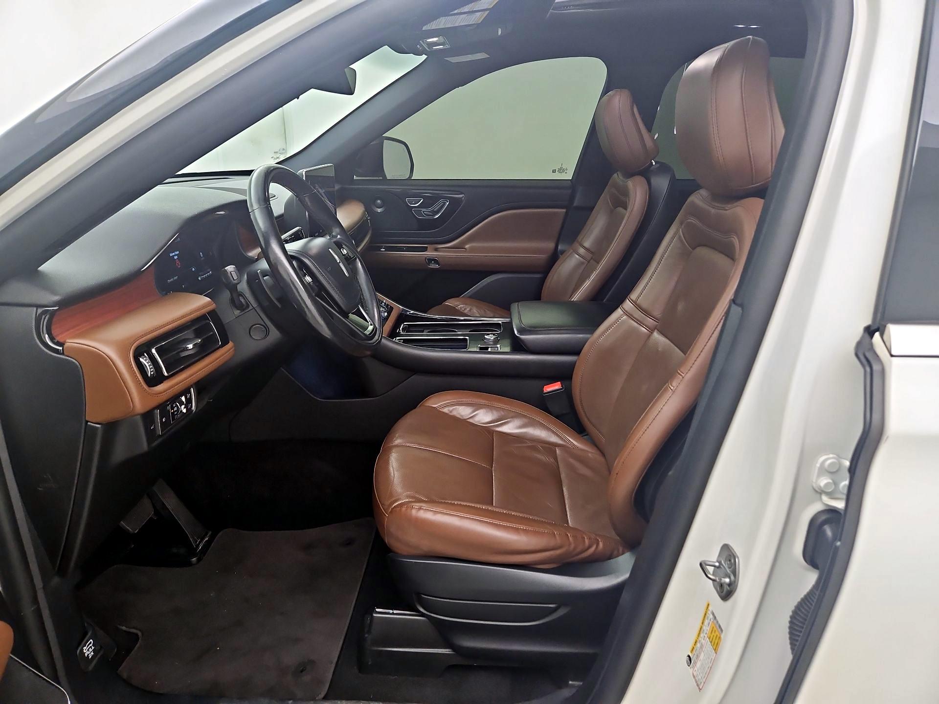 Thumbnail: 2020 Lincoln Aviator - 11