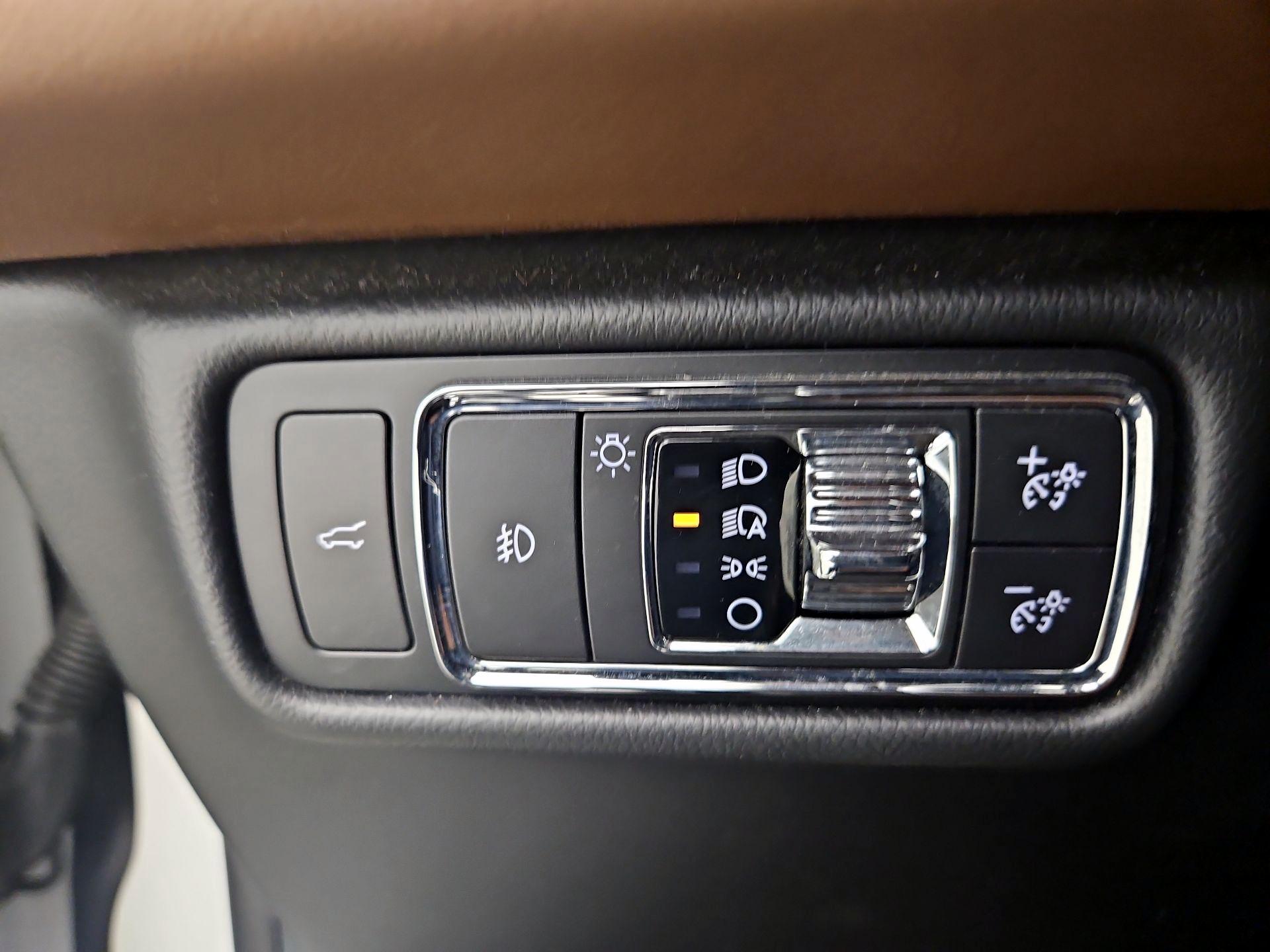 Thumbnail: 2020 Lincoln Aviator - 13