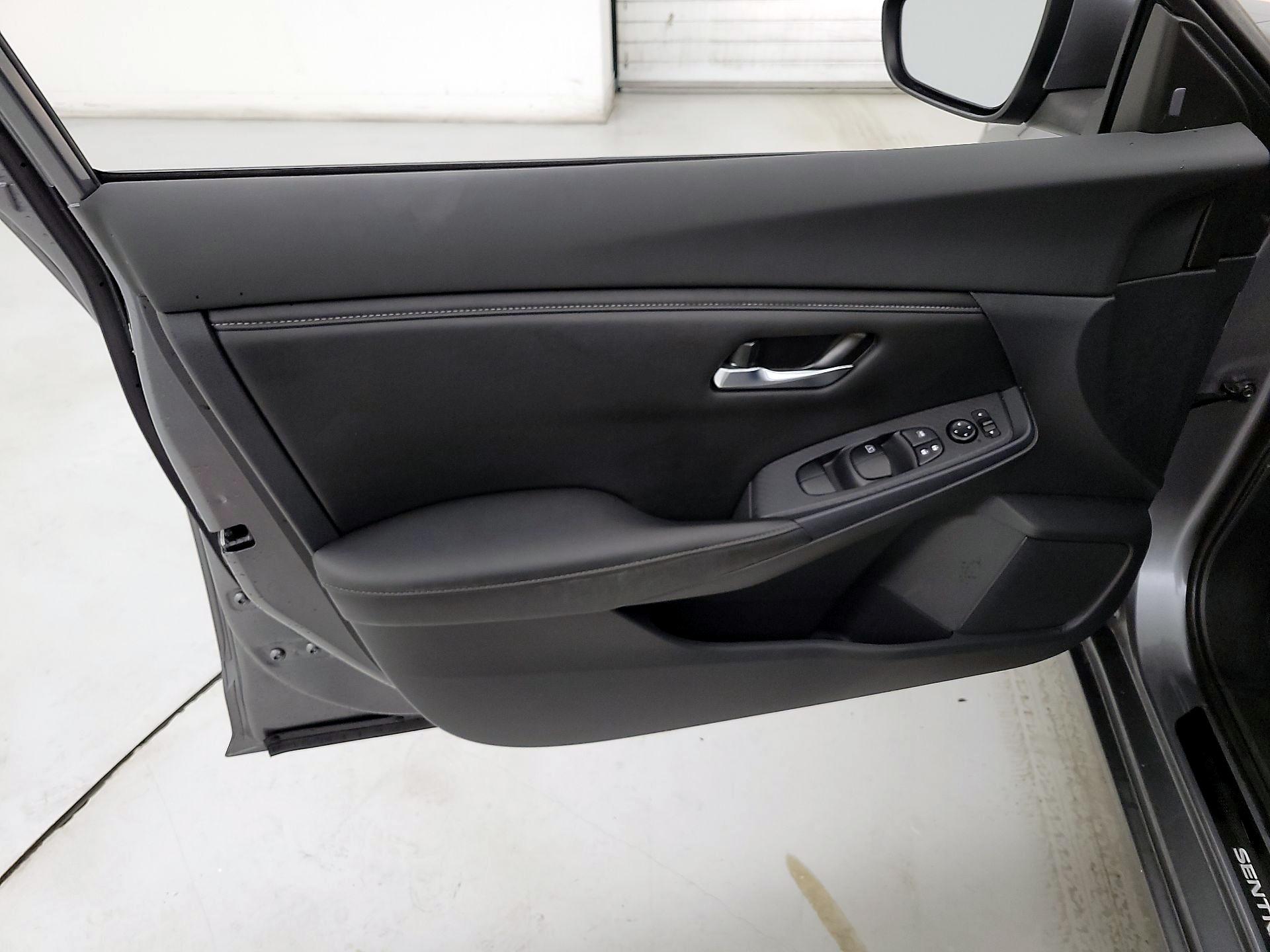 Thumbnail: 2023 Nissan Sentra - 12