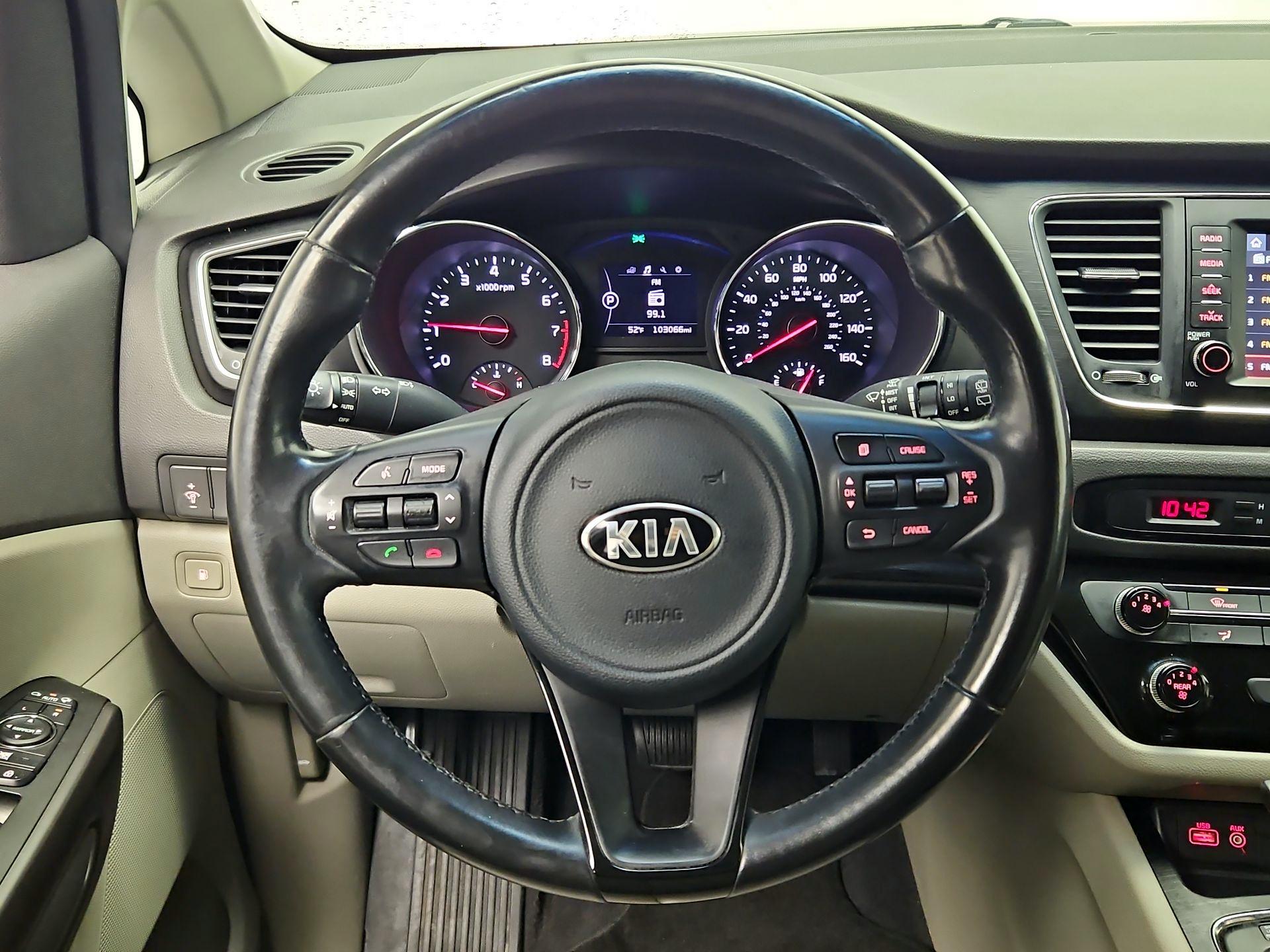 Thumbnail: 2017 Kia Sedona - 10