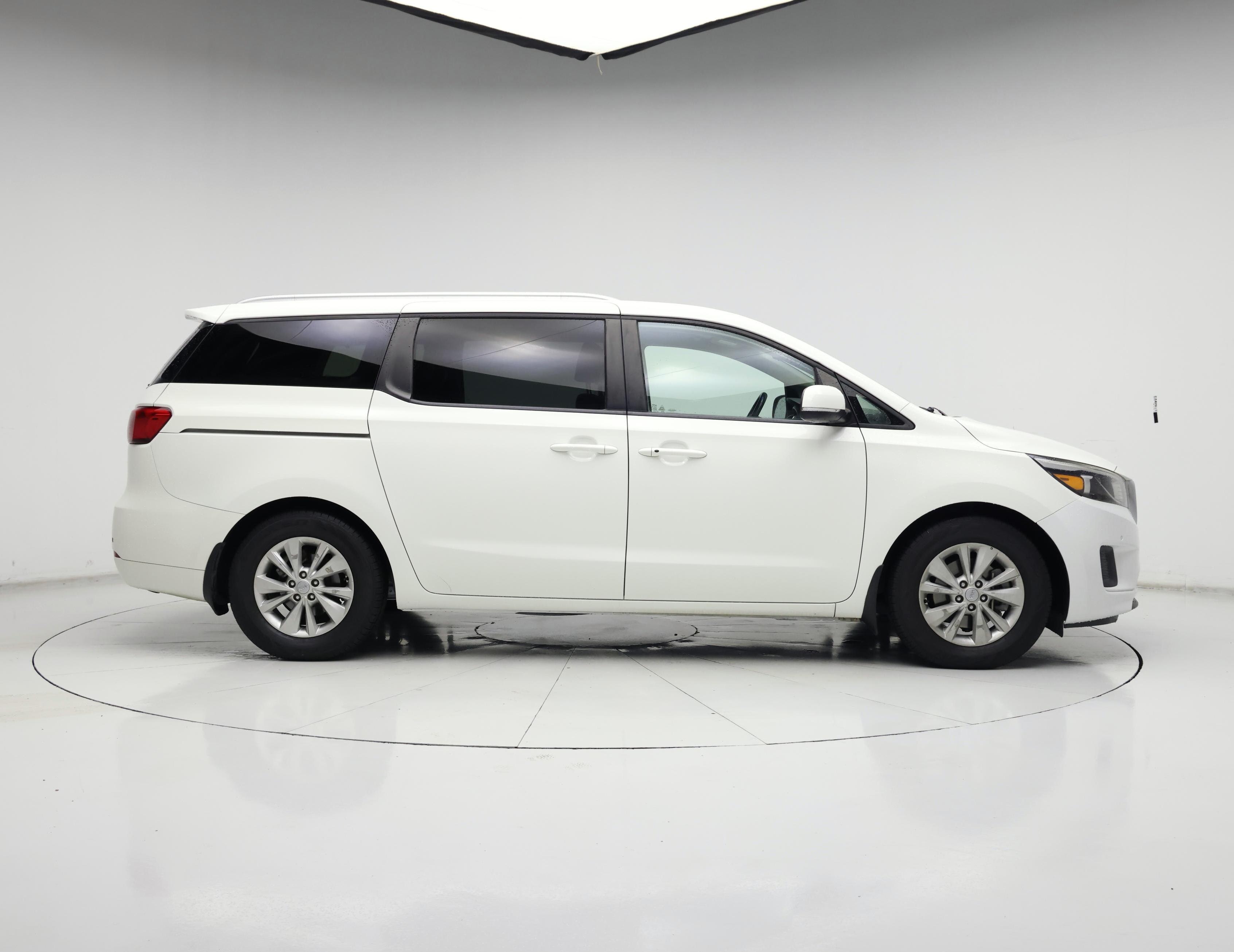 Thumbnail: 2017 Kia Sedona - 7