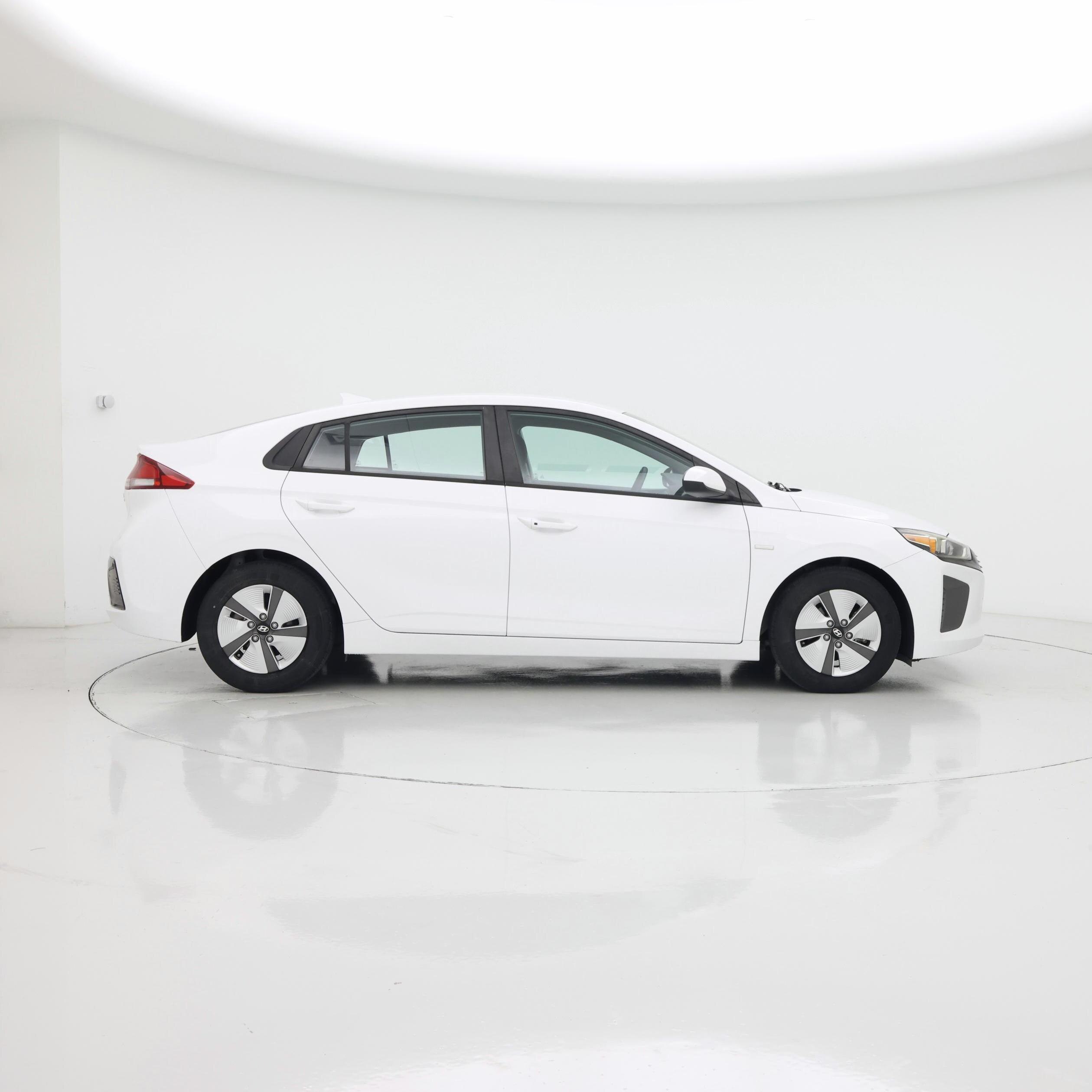 Thumbnail: 2018 Hyundai Ioniq - 7