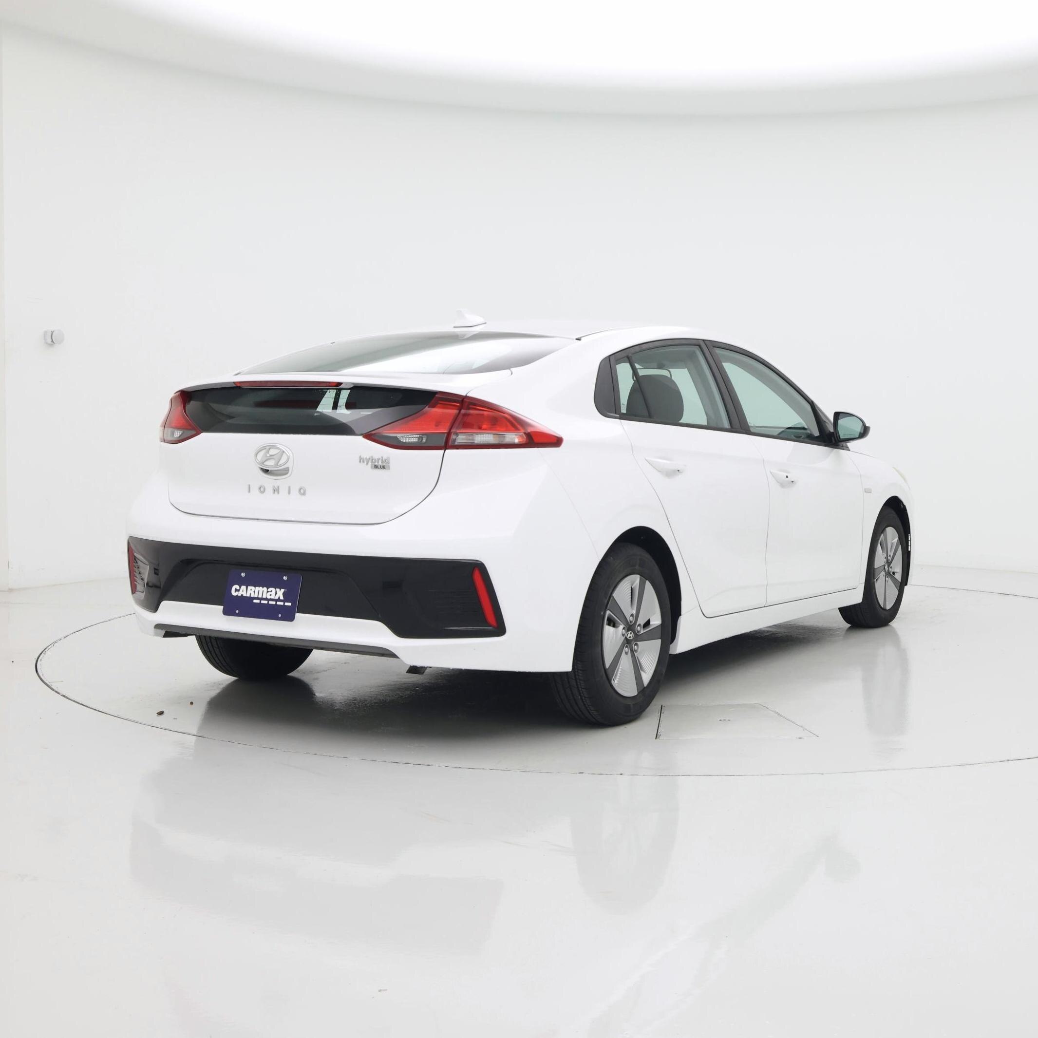 Thumbnail: 2018 Hyundai Ioniq - 8