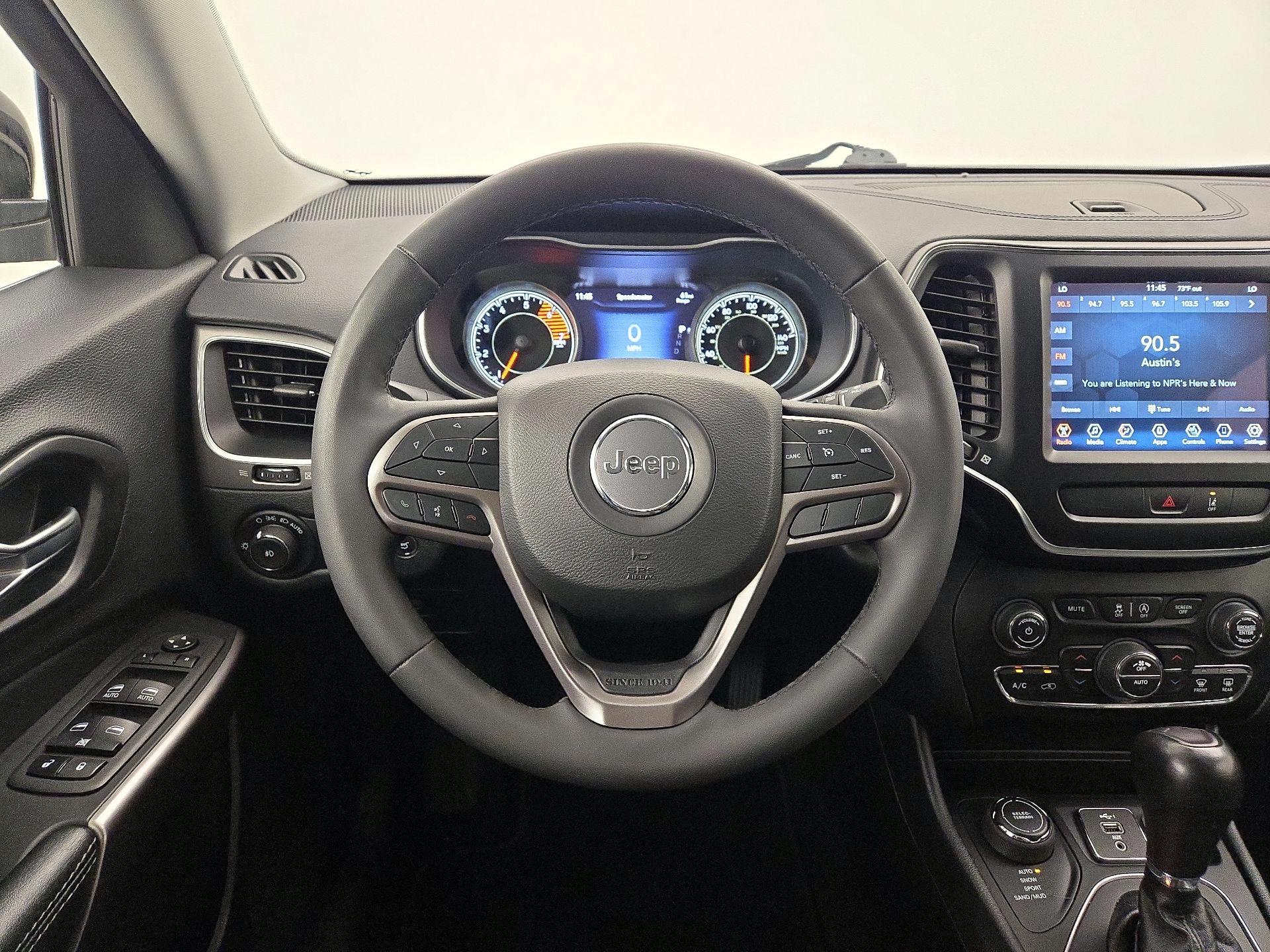 Thumbnail: 2022 Jeep Cherokee - 10