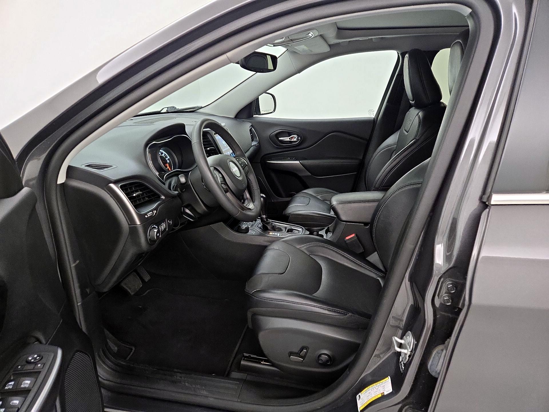 Thumbnail: 2022 Jeep Cherokee - 11