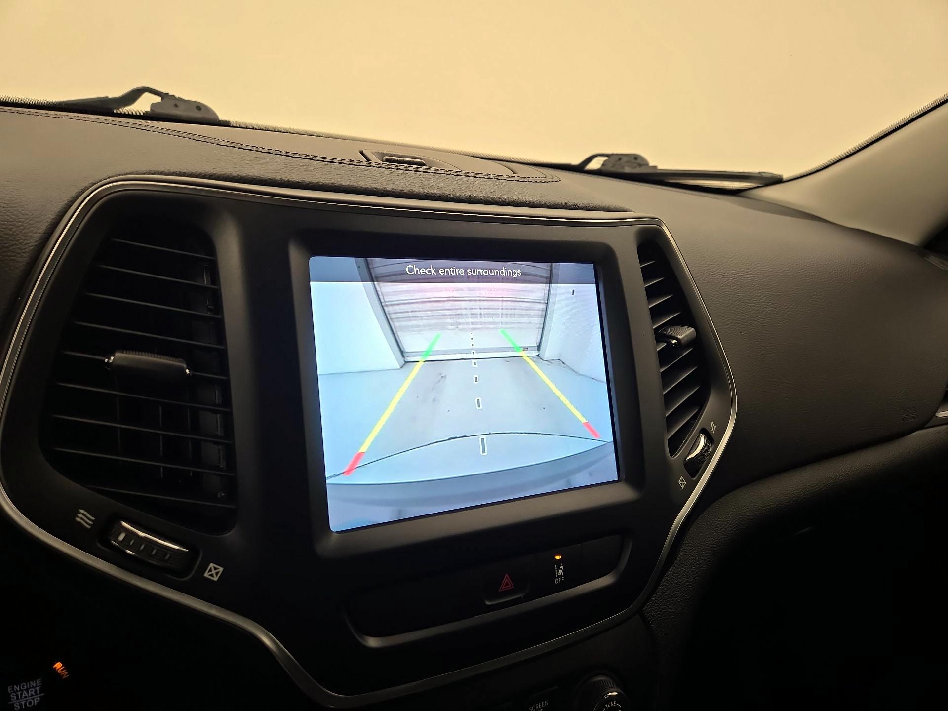 Thumbnail: 2022 Jeep Cherokee - 14