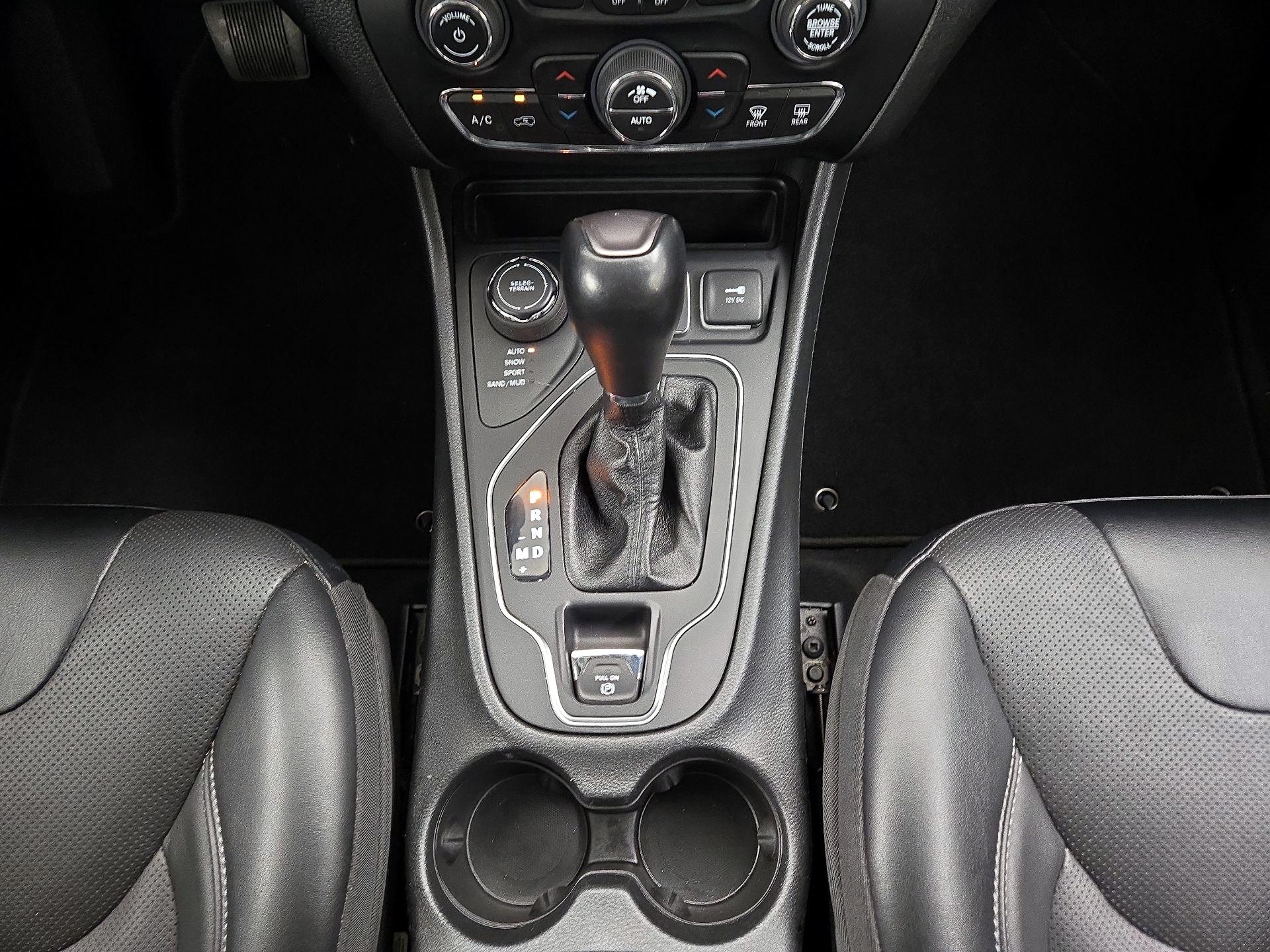 Thumbnail: 2022 Jeep Cherokee - 17