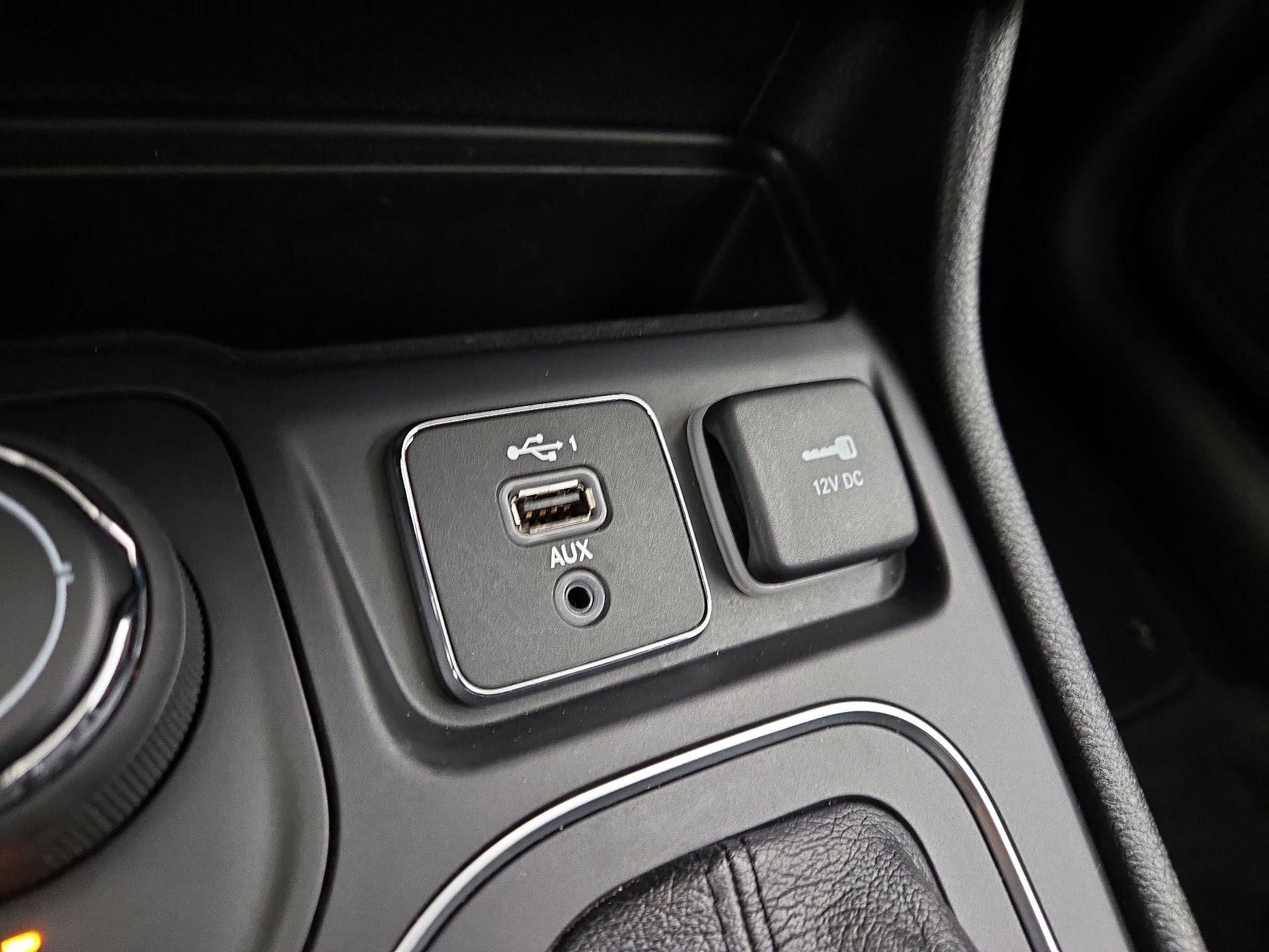 Thumbnail: 2022 Jeep Cherokee - 18