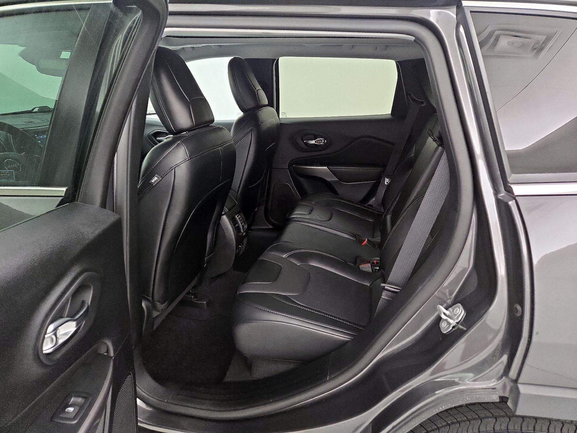 Thumbnail: 2022 Jeep Cherokee - 20