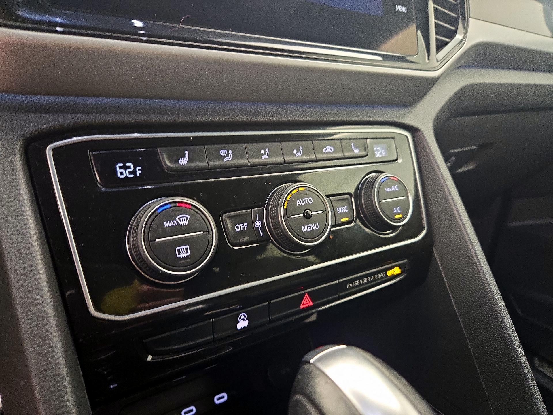 Thumbnail: 2022 Volkswagen Atlas - 16