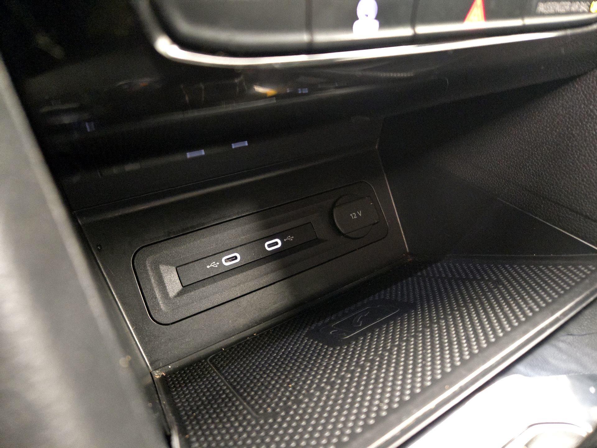 Thumbnail: 2022 Volkswagen Atlas - 18