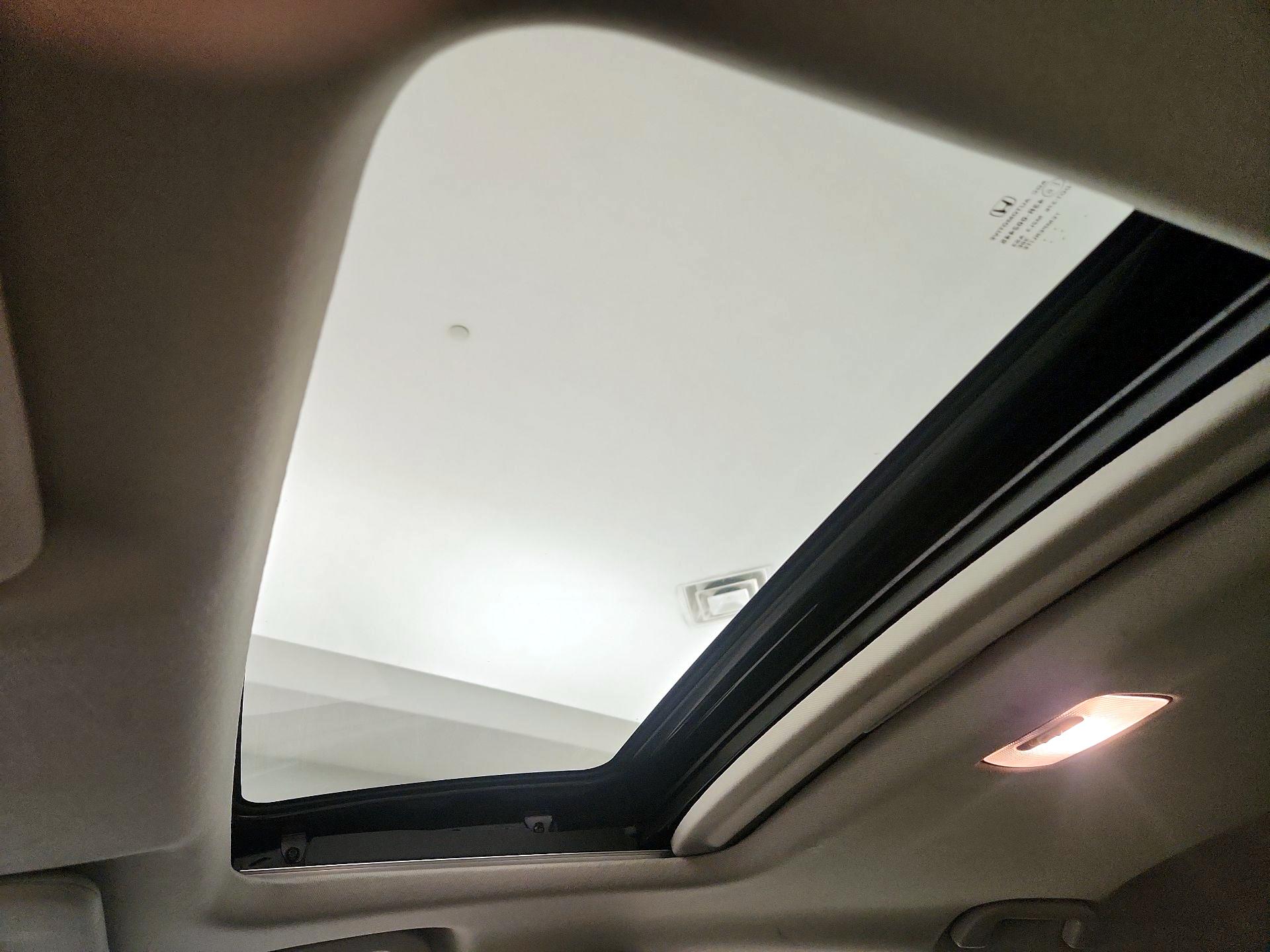 Thumbnail: 2016 Honda HR-V - 19