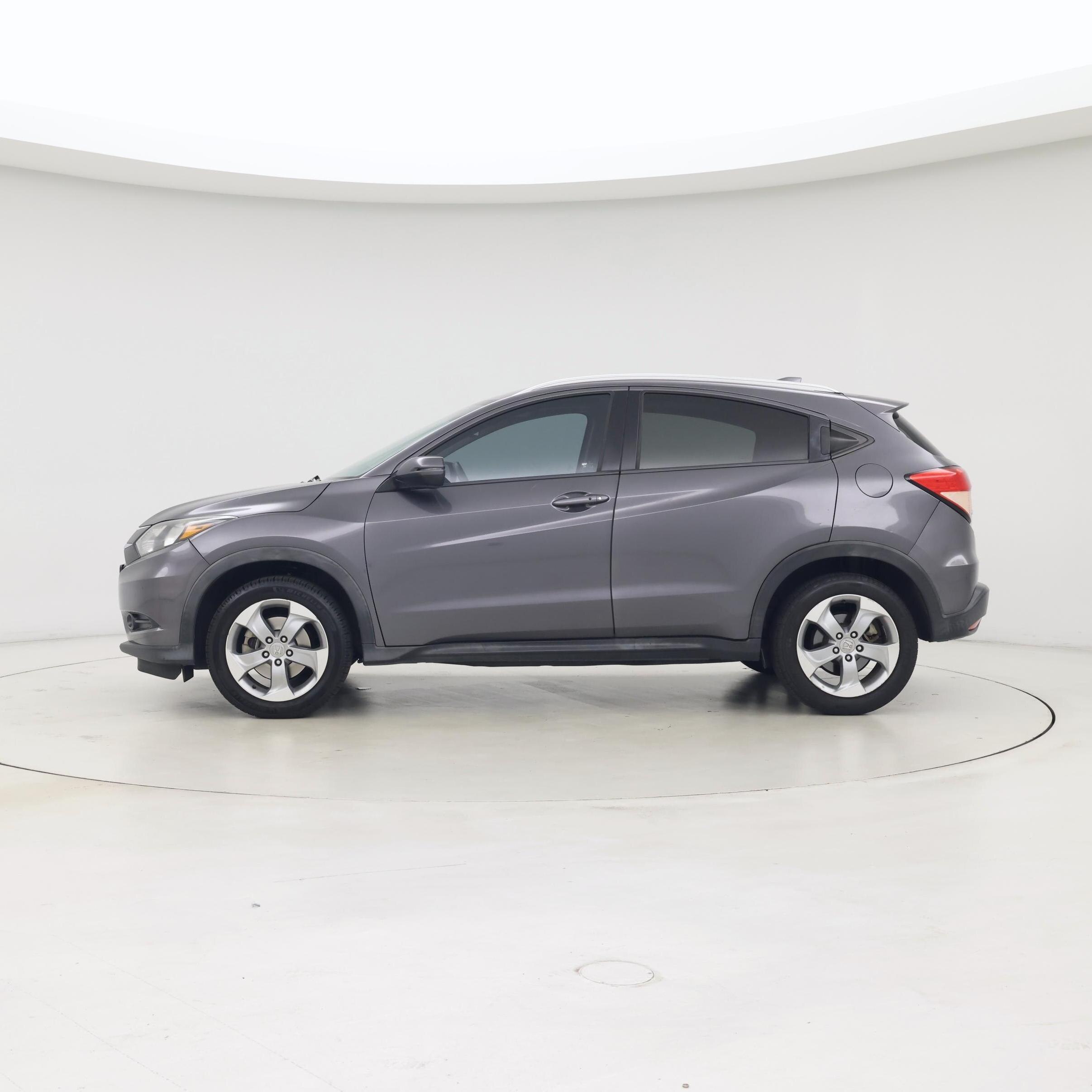 Thumbnail: 2016 Honda HR-V - 3