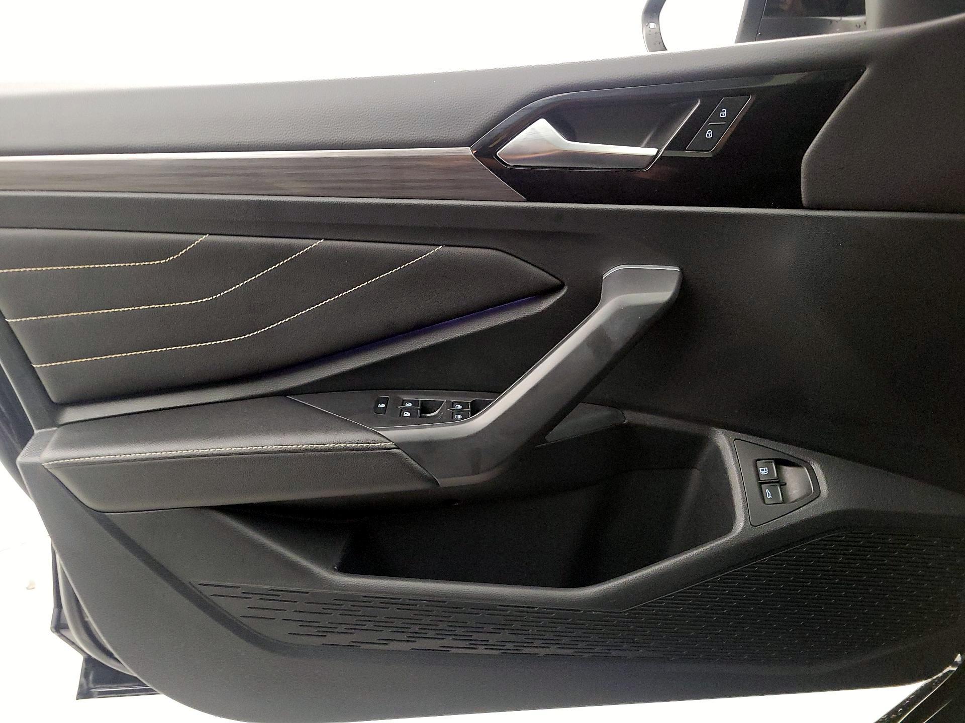 Thumbnail: 2022 Volkswagen Jetta - 12