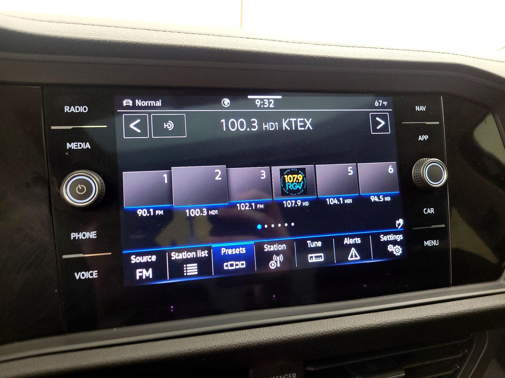 Thumbnail: 2022 Volkswagen Jetta - 15