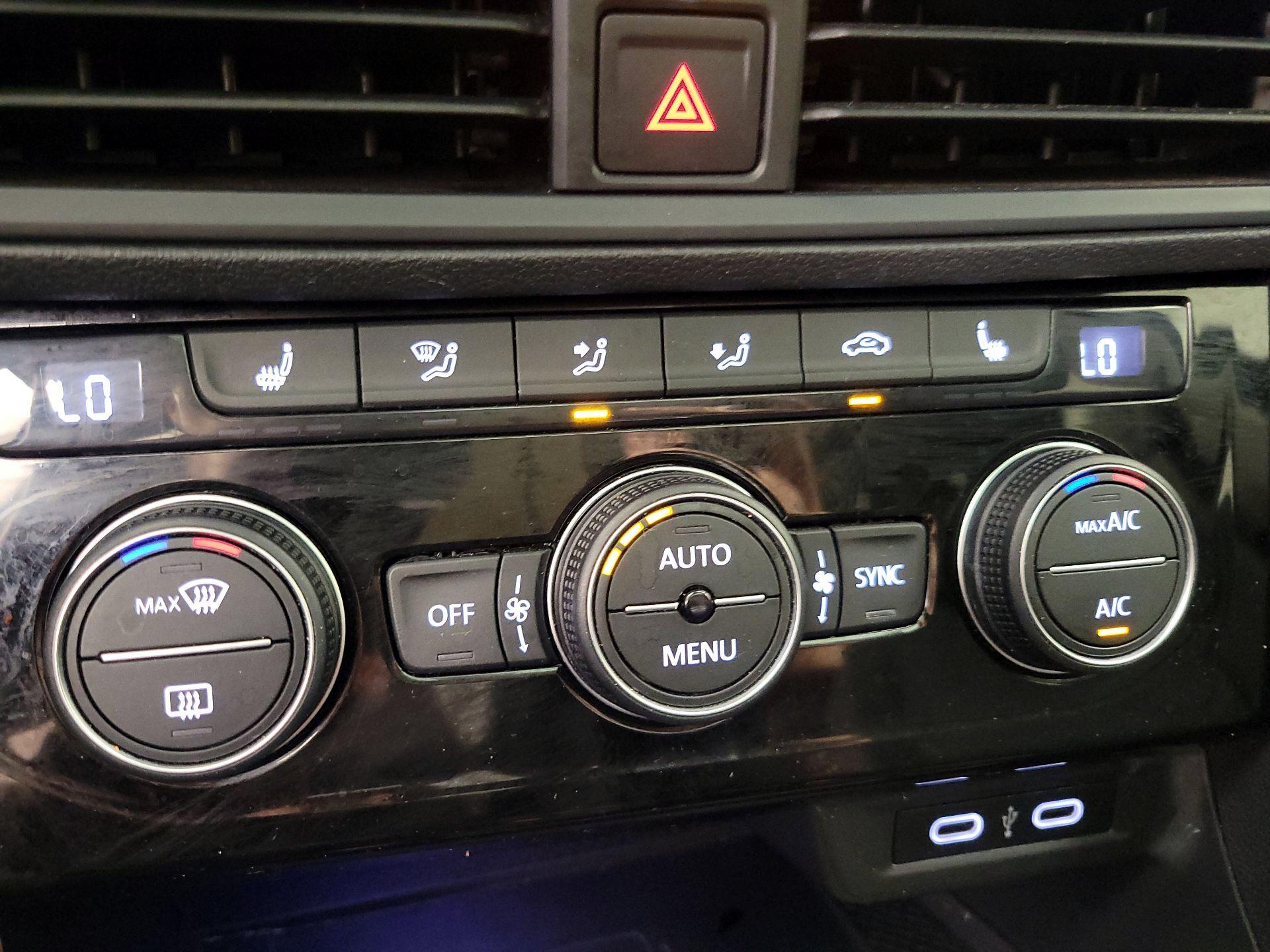 Thumbnail: 2022 Volkswagen Jetta - 16