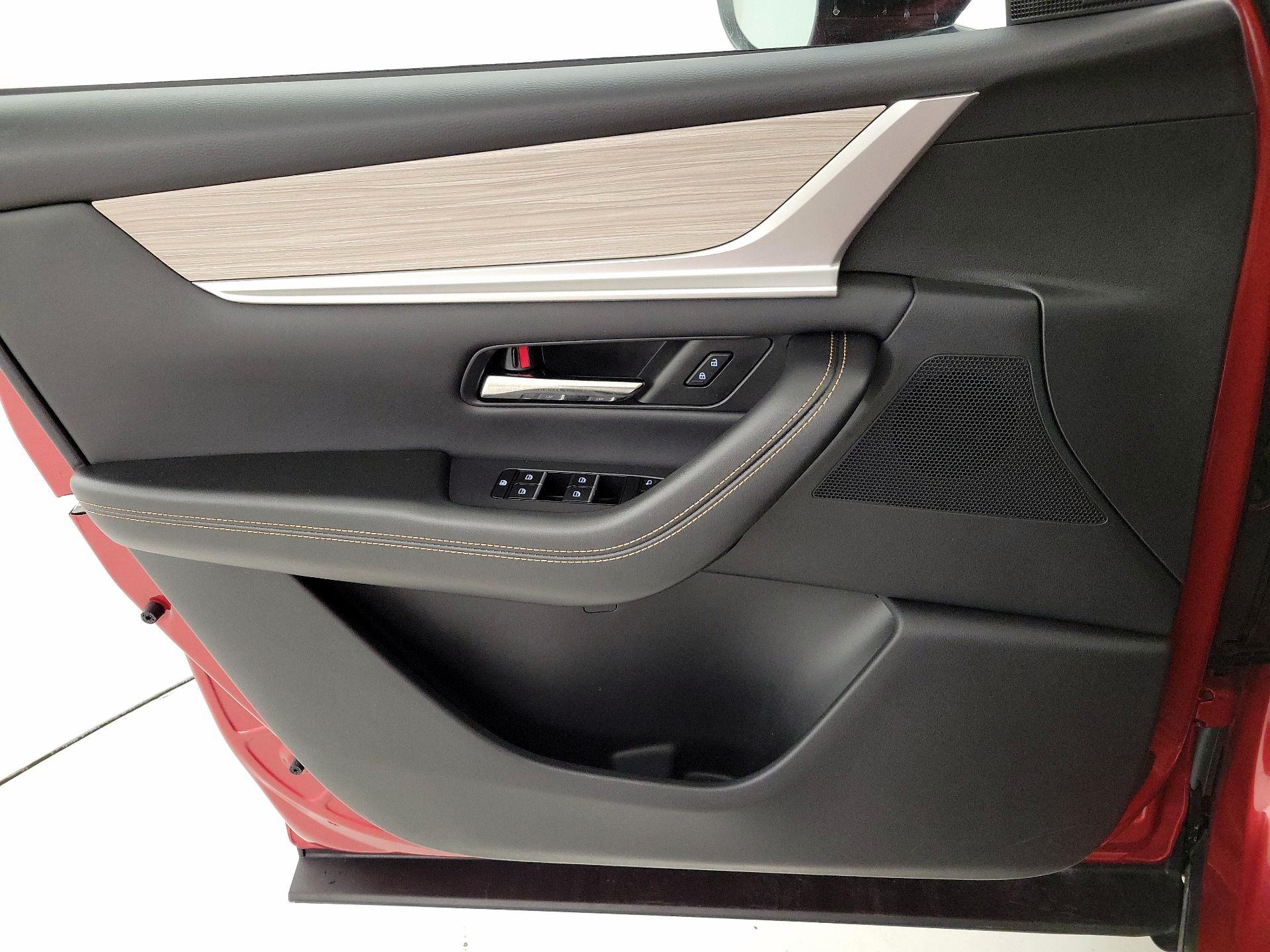 Thumbnail: 2025 Mazda CX-70 - 12